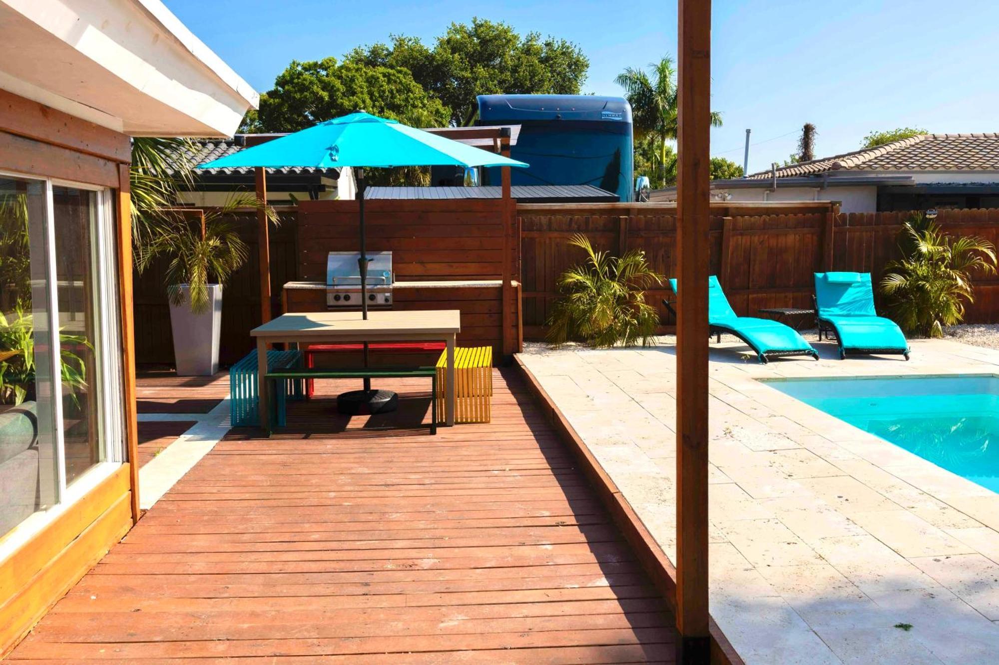 Alma House Pool Bbq Playground And Playroom Family