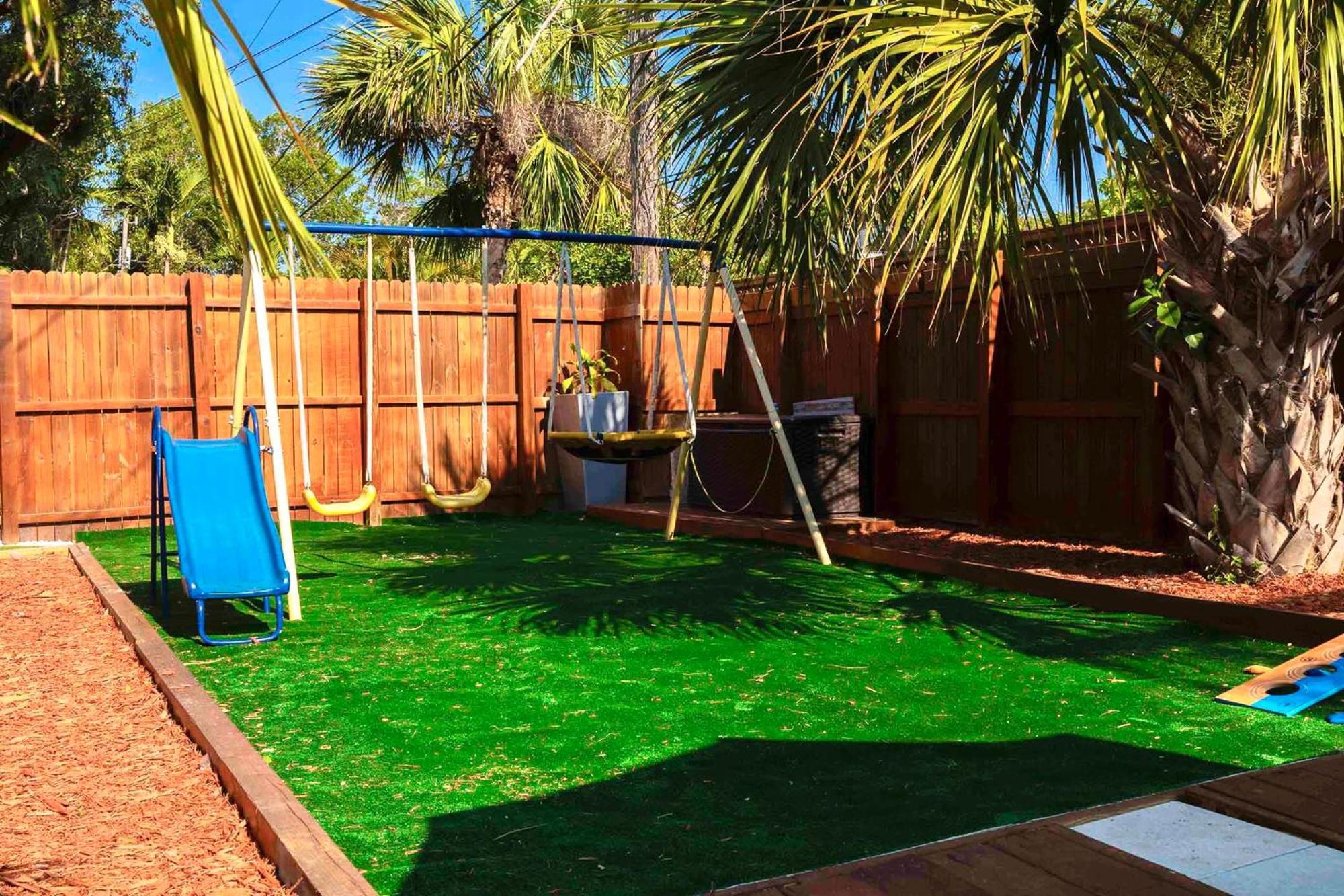 Alma House Pool Bbq Playground And Playroom Family *