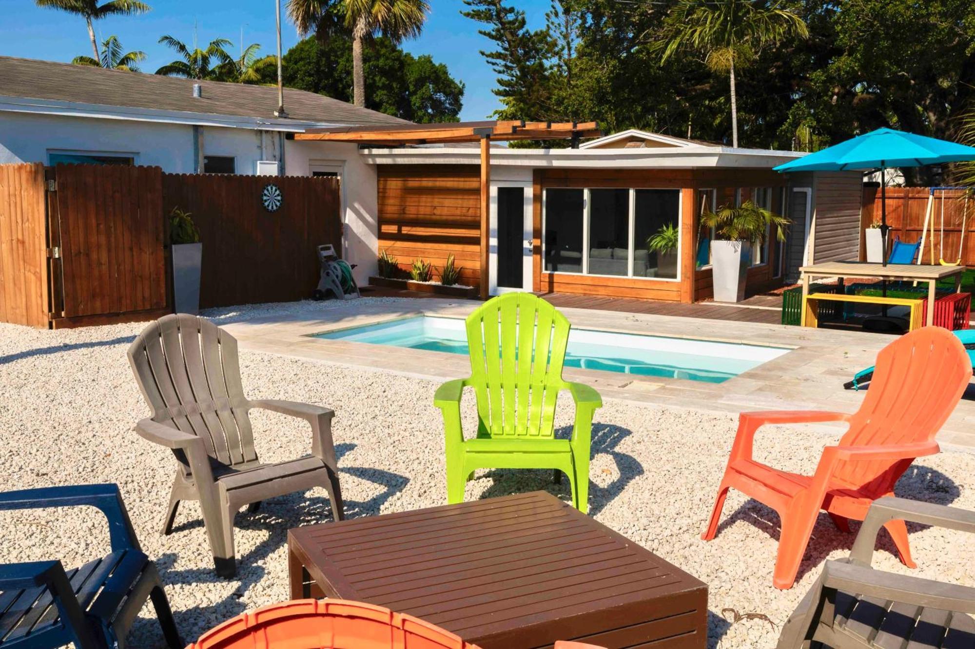 Holiday home Alma House Pool Bbq Playground And Playroom Family *