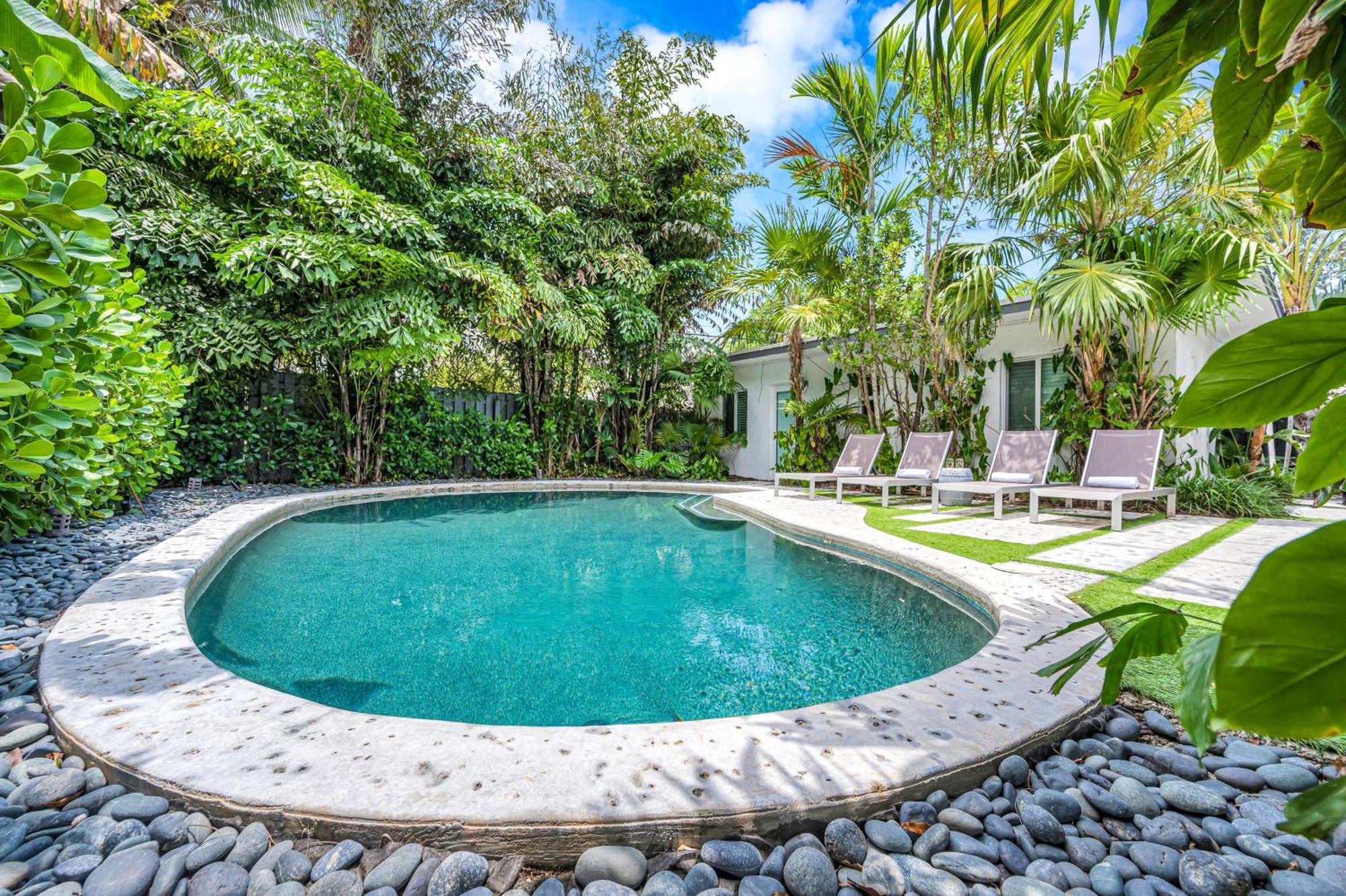 Steps To Heated Pool 2 Together Sugar Key Resldences Fort Lauderdale