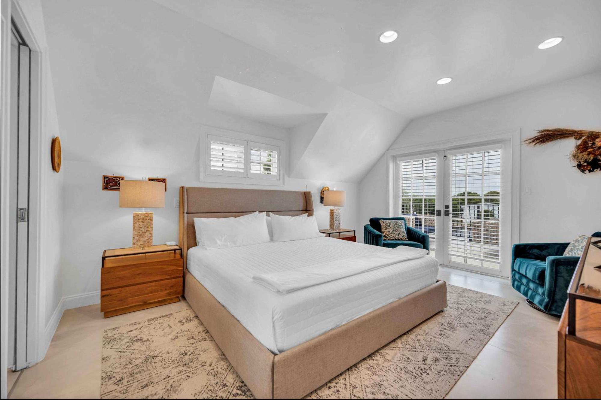 The Modern Castle Canal View Access Rooftop Living Greenhouse Vlllas Fort Lauderdale