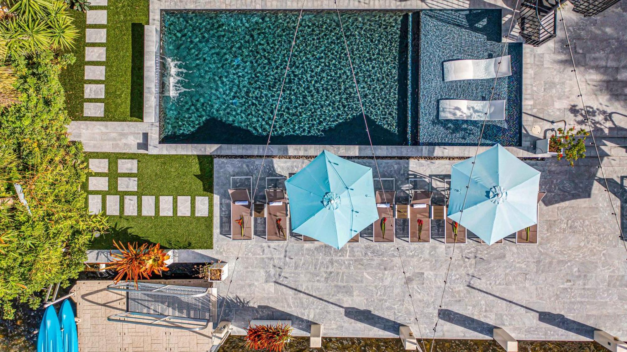 Holiday home The Modern Castle Canal View Access Rooftop Living Greenhouse Vlllas Fort Lauderdale