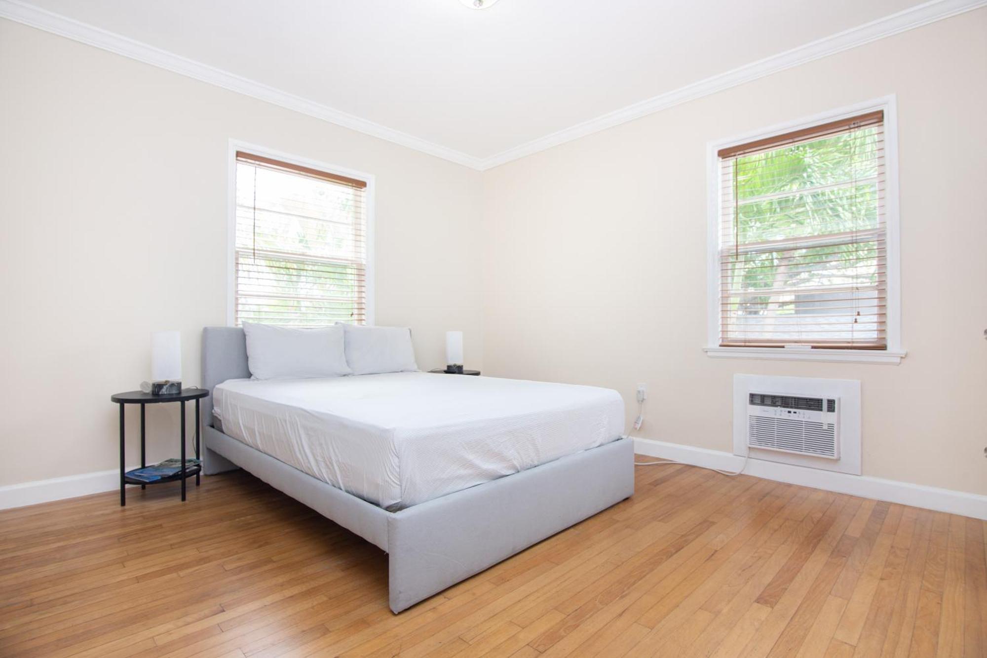 1-bdrm - 5 Minutes Walking Olas Apartment *