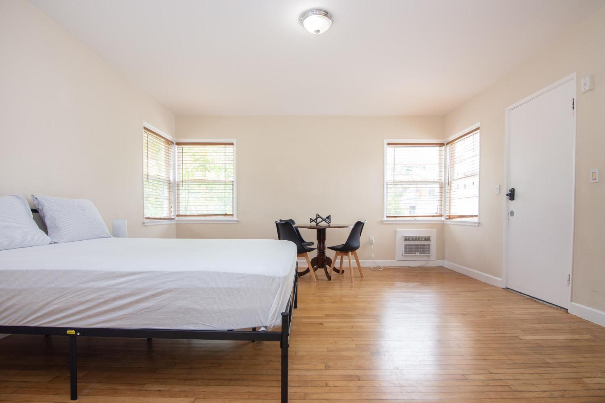 1-bdrm - 5 Minutes Walking Olas Apartment