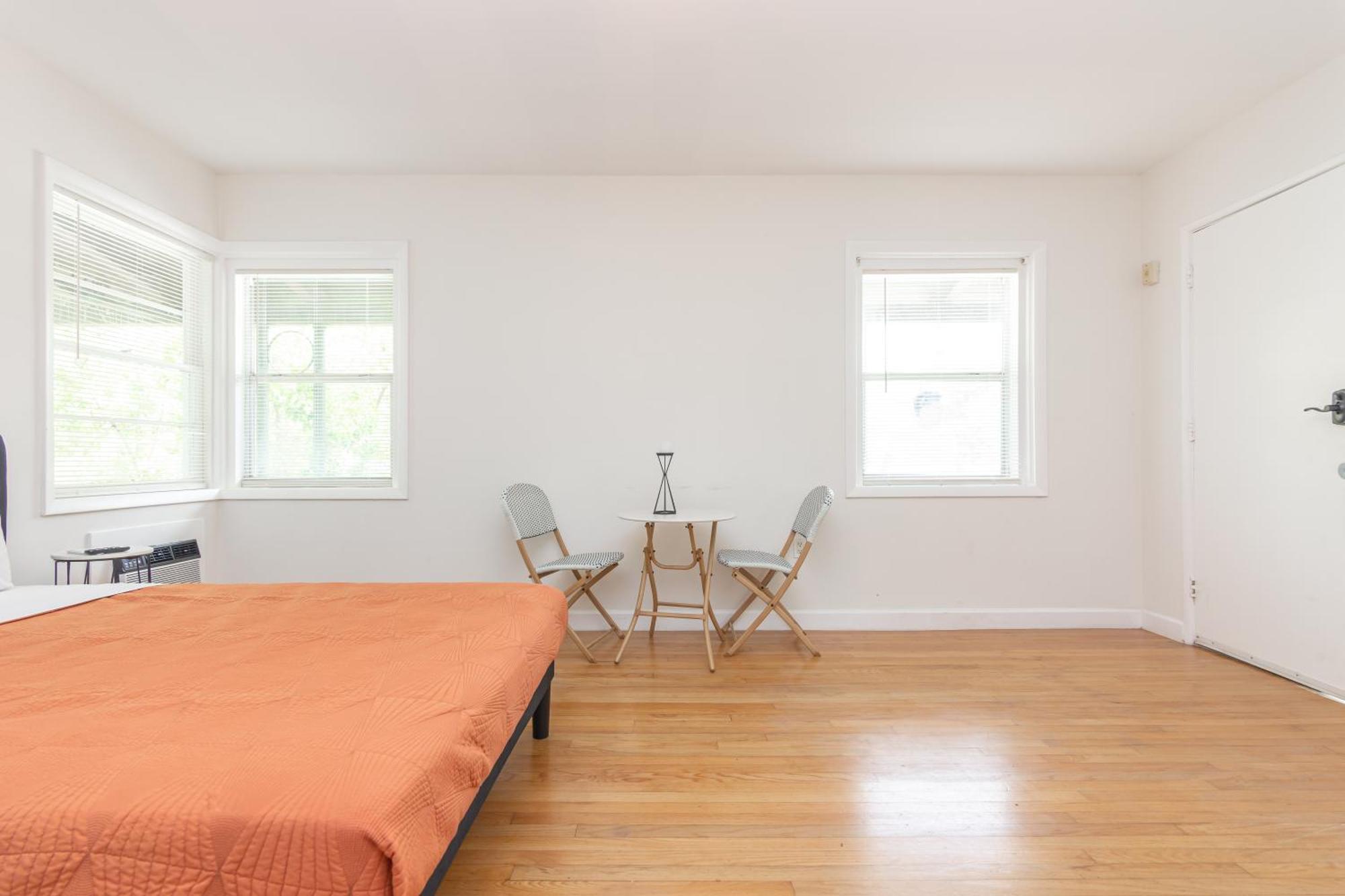 Apartment 2-bdrm Unit - 5 Minutes Walking Olas
