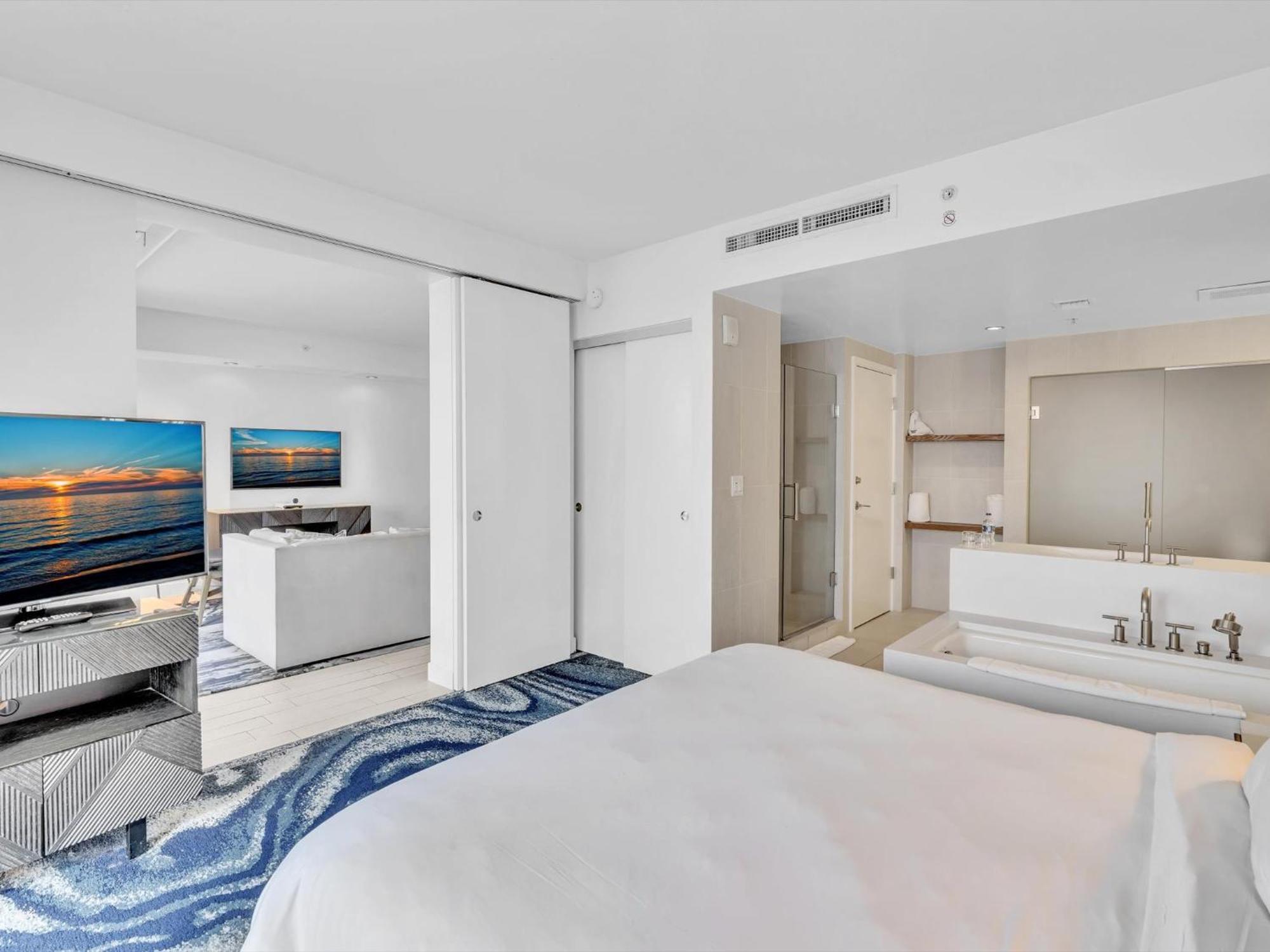 Fll W Residence Penthouse, Amazing Birds Eye Views! * Fort Lauderdale