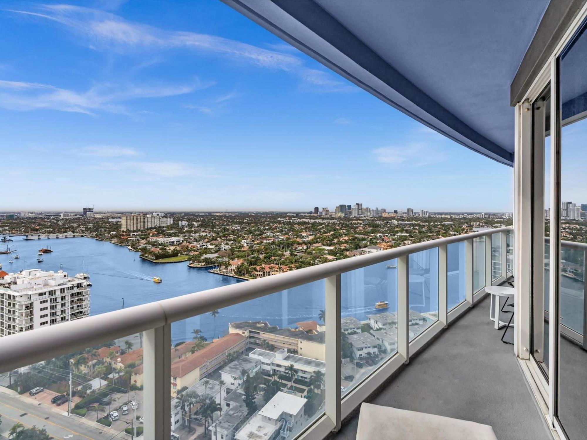 Fll W Residence Penthouse, Amazing Birds Eye Views! Apartment *