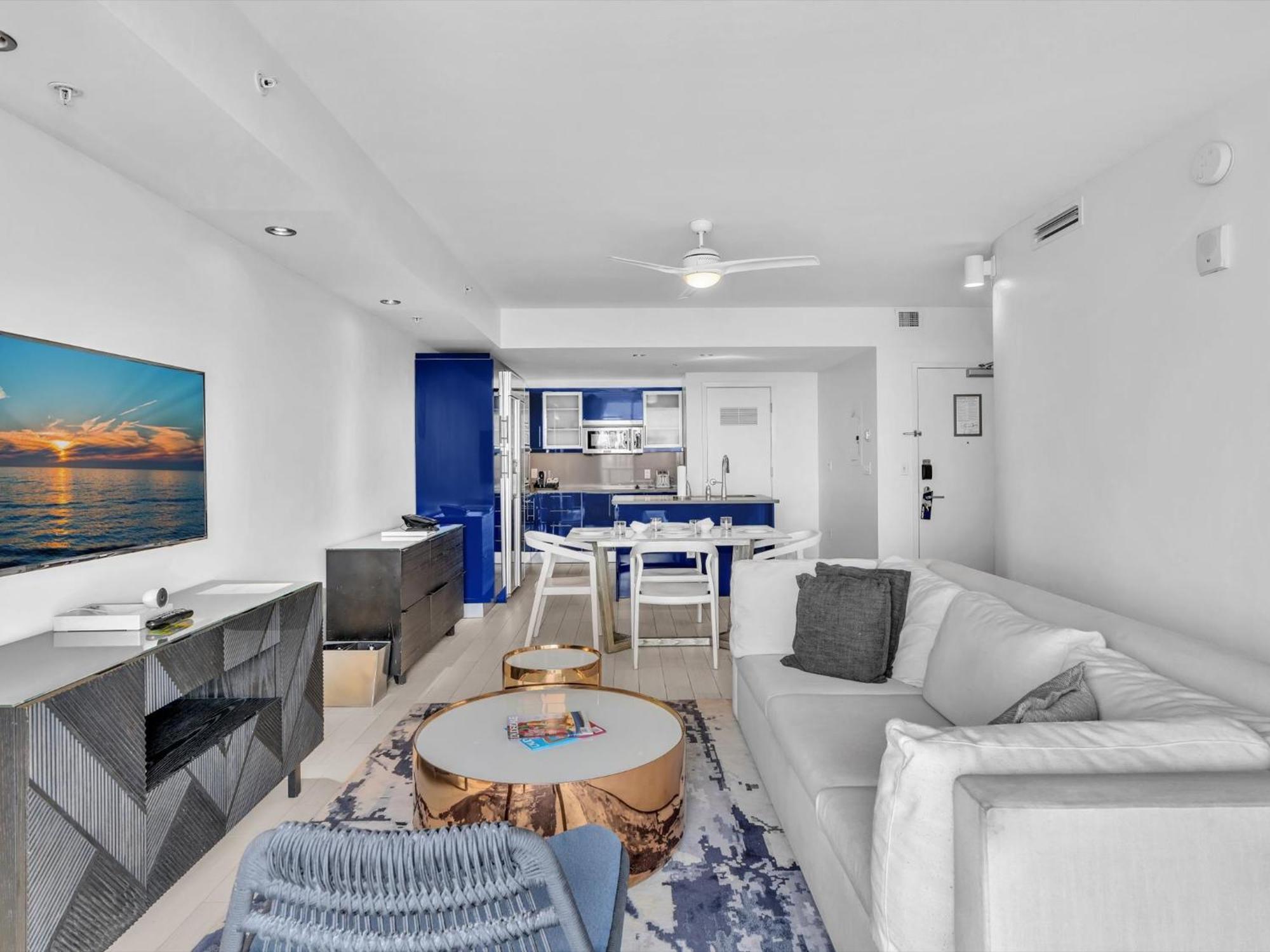 Fll W Residence Penthouse, Amazing Birds Eye Views!