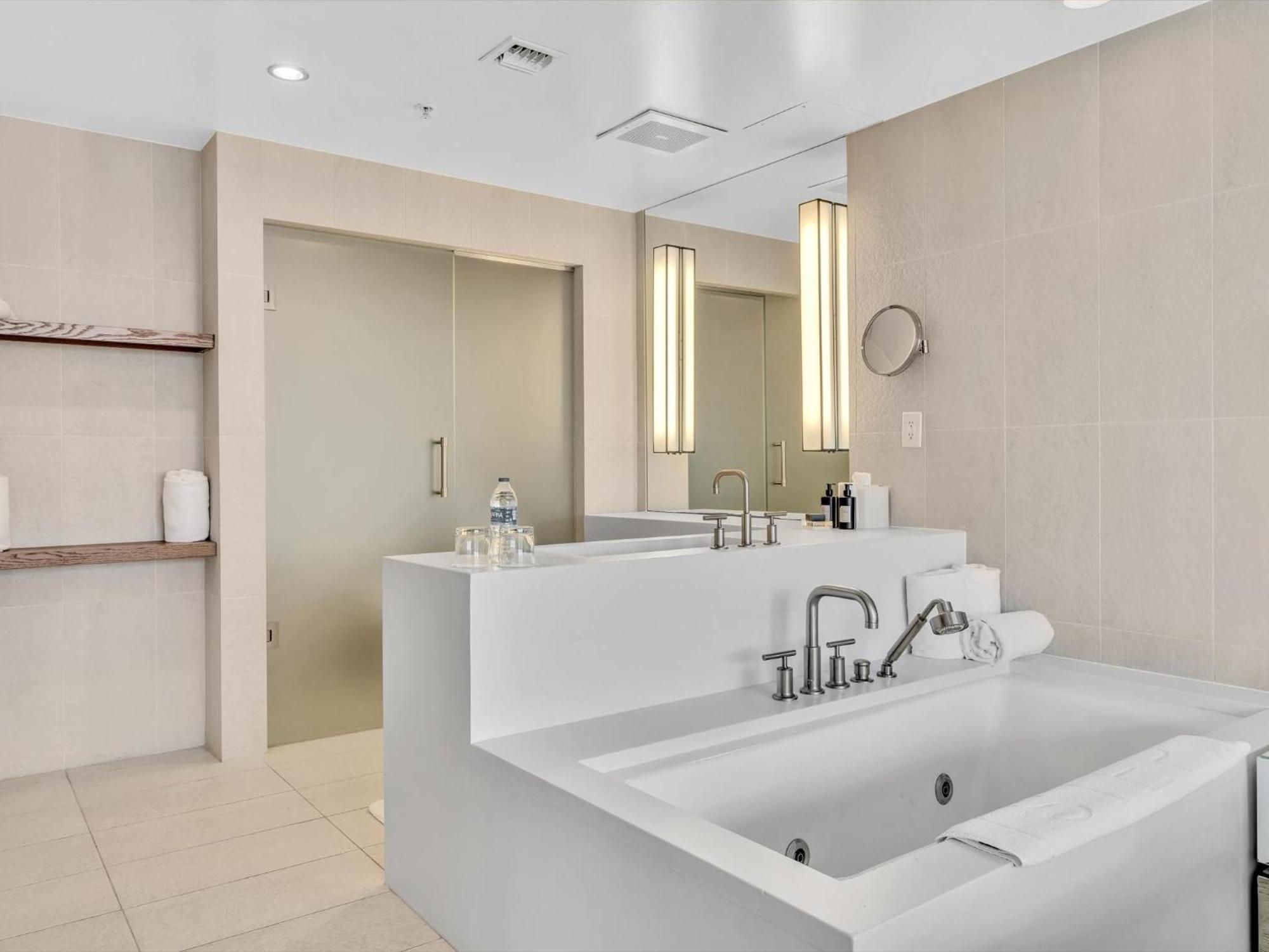 Apartment Fll W Residence Penthouse, Amazing Birds Eye Views!
