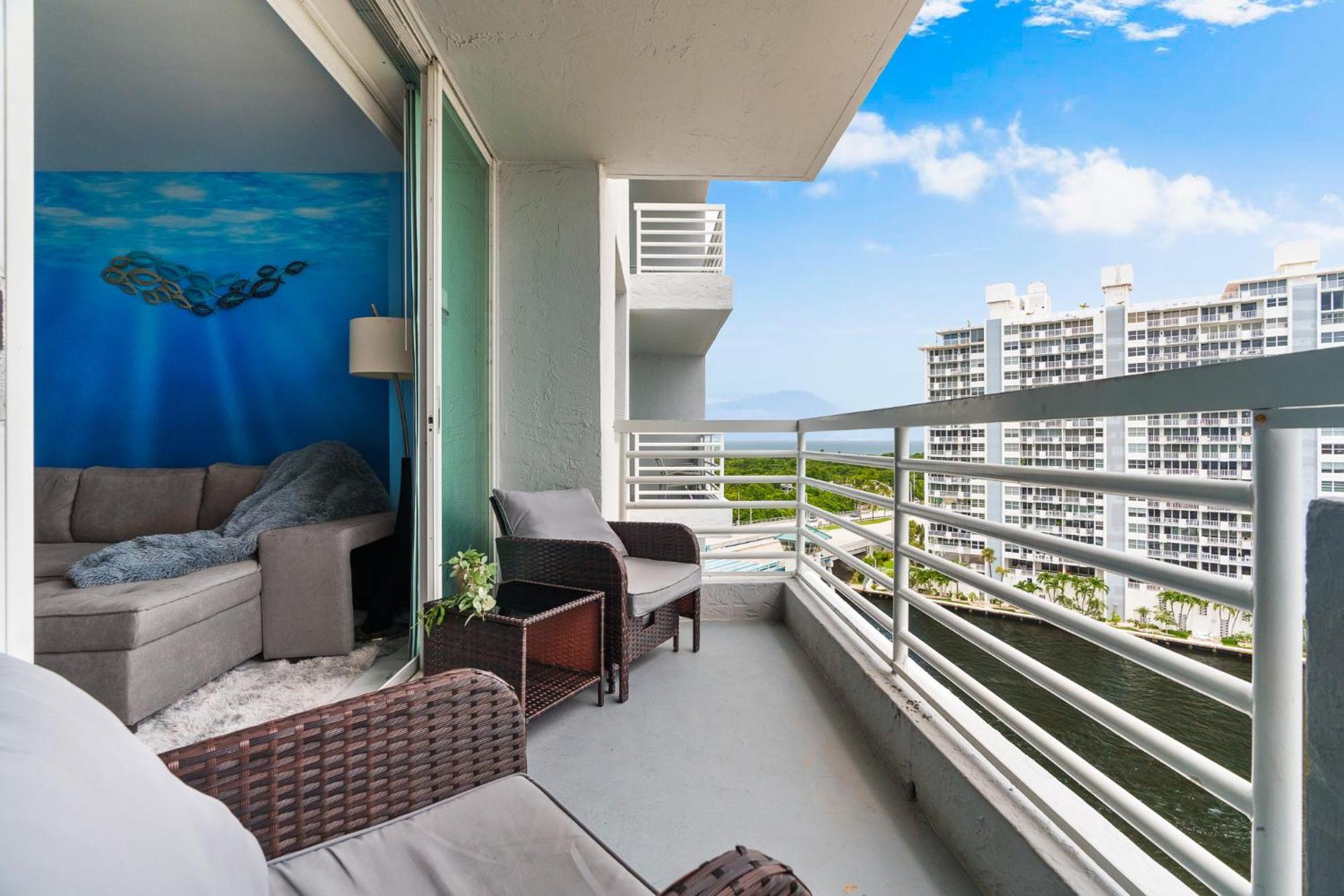 Apartment Gallery One Waterfront Suite, 5 Min Walk To