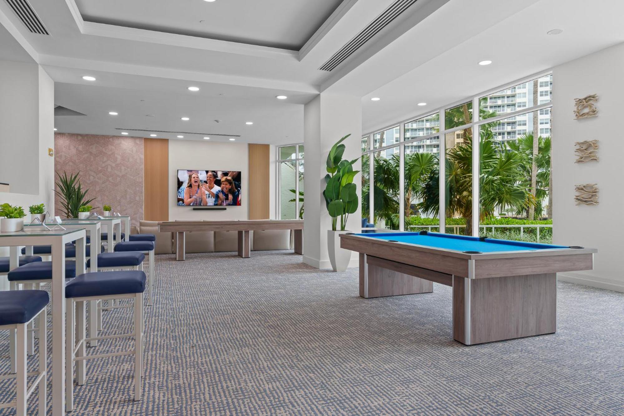Gallery One Waterfront Suite, 5 Min Walk To Apartment *