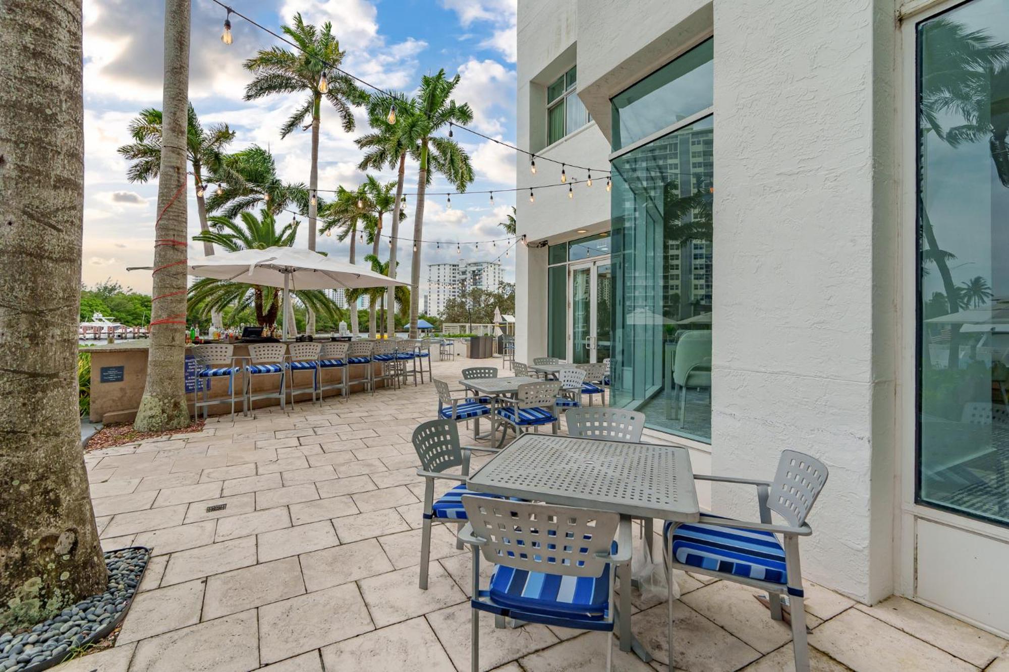 Apartment Gallery One Waterfront Suite, 5 Min Walk To *