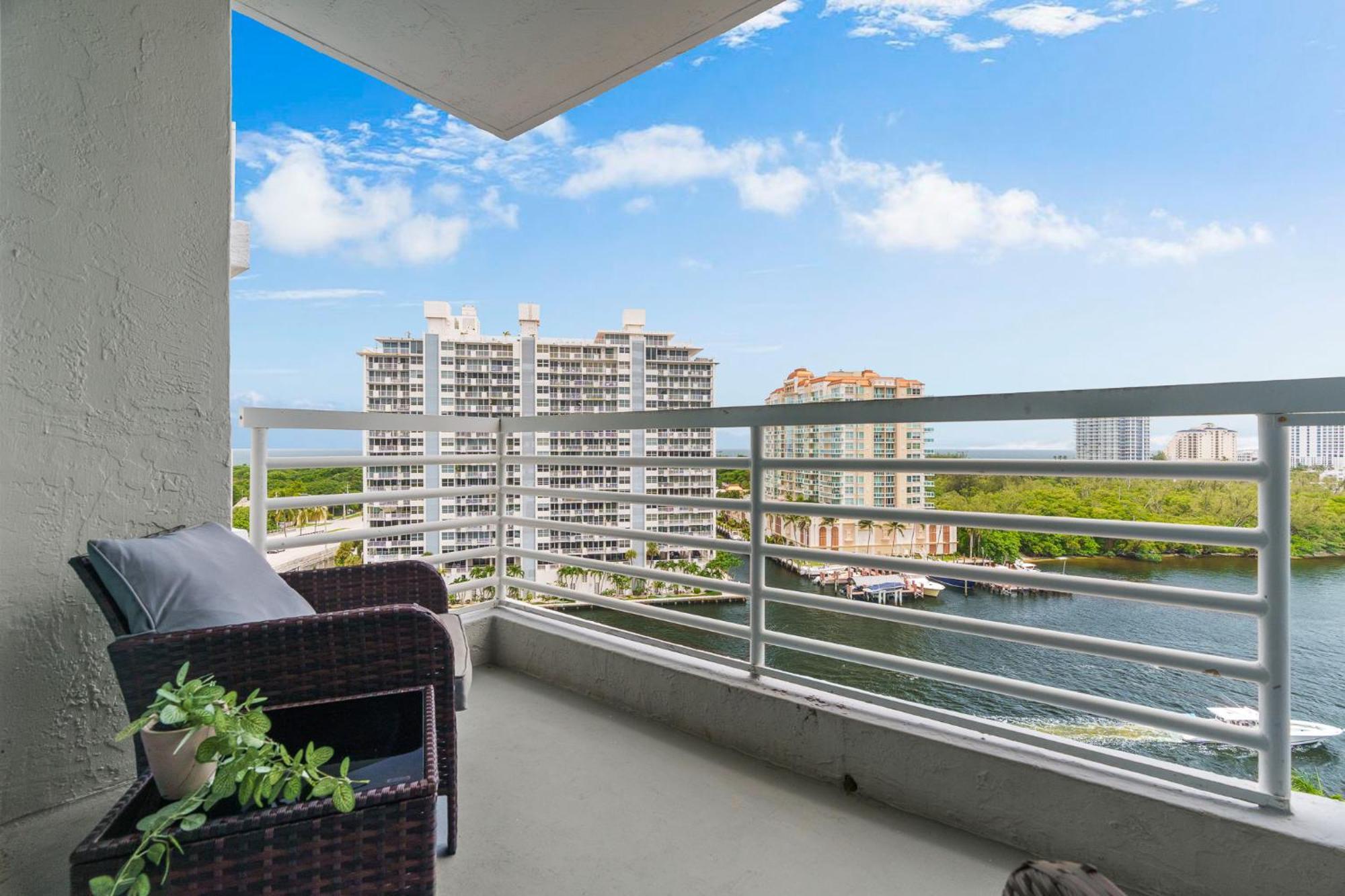 Gallery One Waterfront Suite, 5 Min Walk To Apartment