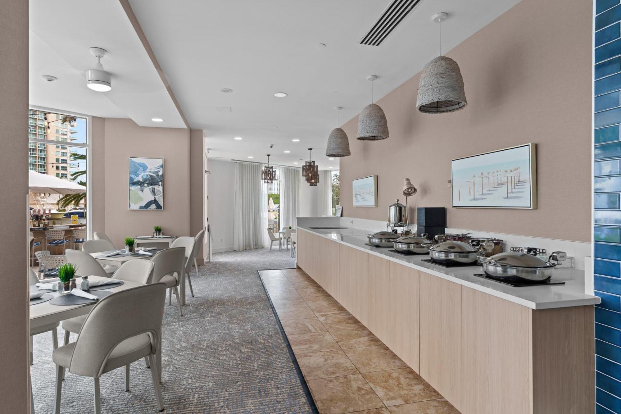 Gallery One Waterfront Suite, 5 Min Walk To Apartment *
