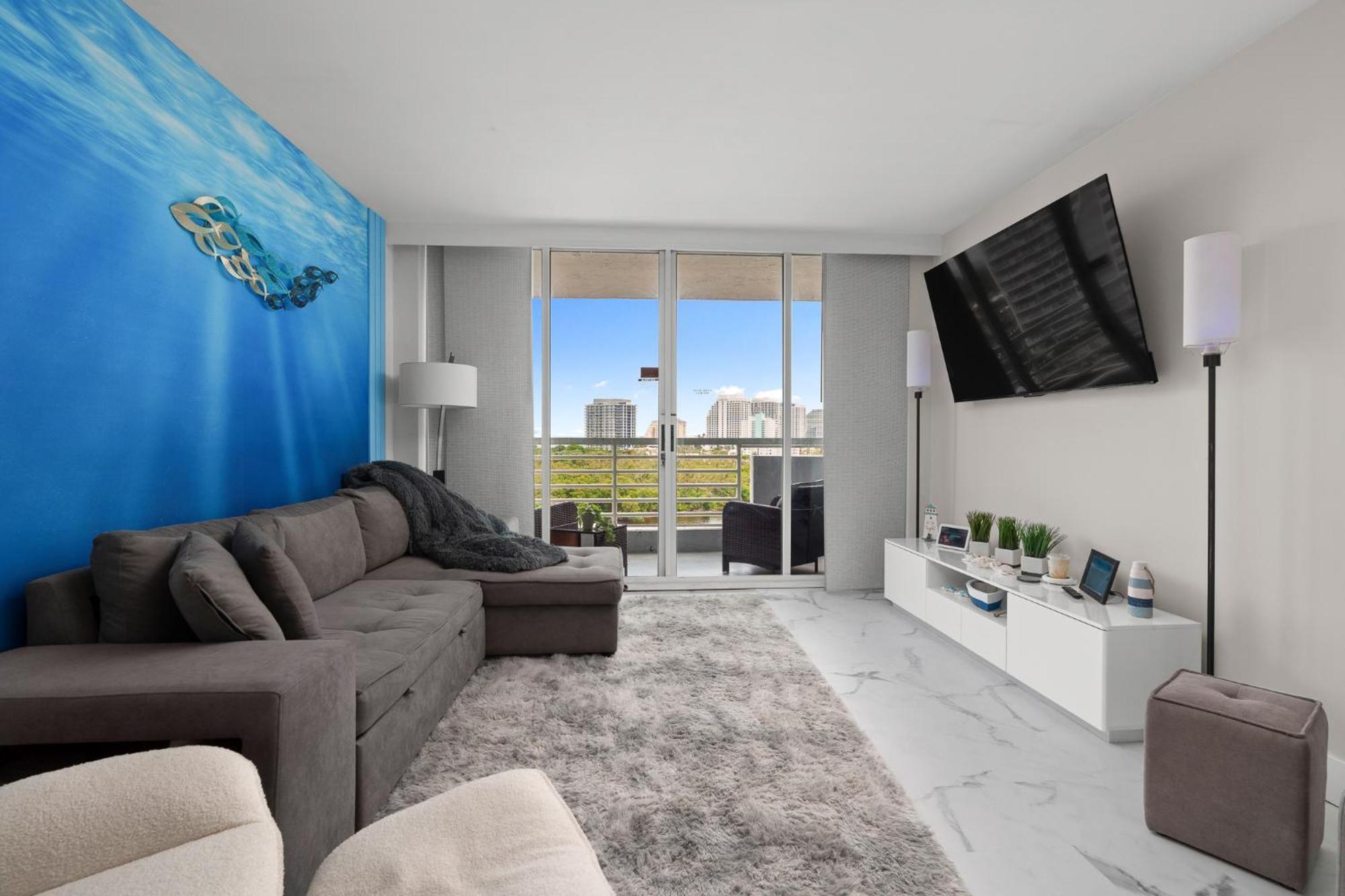 Apartment Gallery One Waterfront Suite, 5 Min Walk To