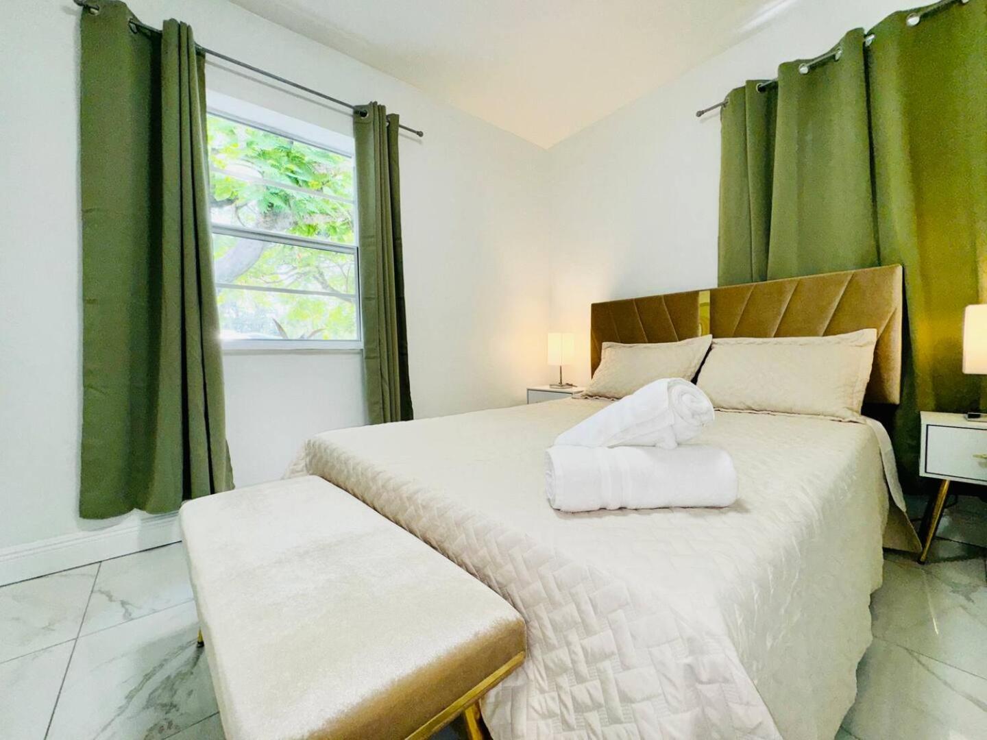 Holiday home Lauderdale Getaway Near & Airport *