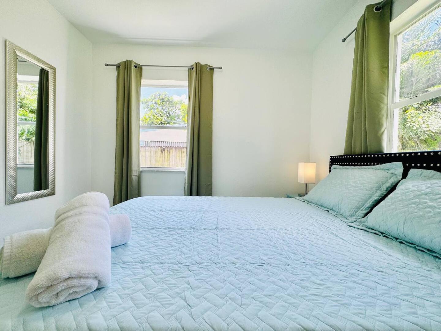 Holiday home Lauderdale Getaway Near & Airport *
