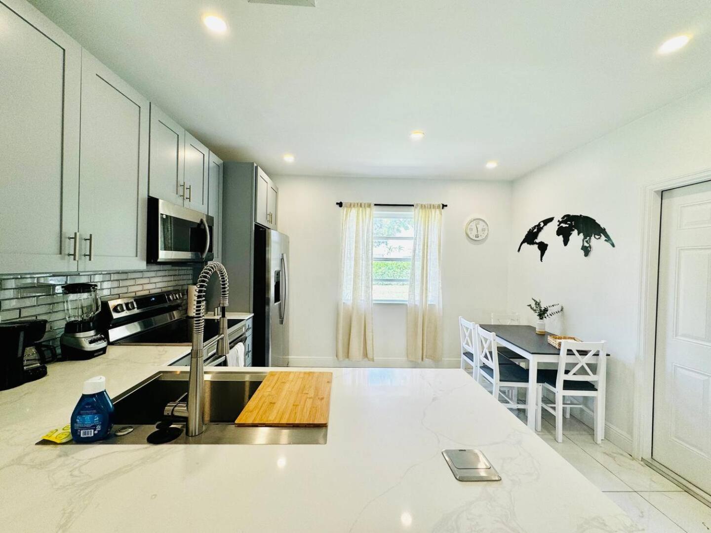 Lauderdale Getaway Near & Airport Holiday home *