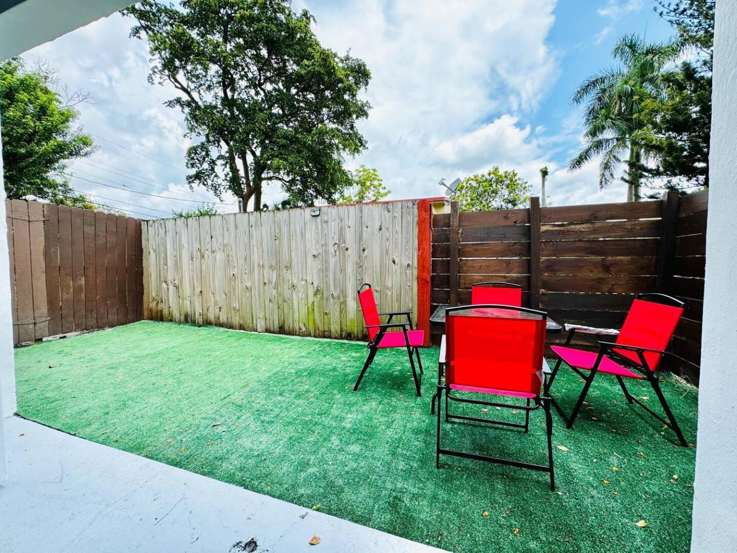 Lauderdale Getaway Near & Airport Holiday home