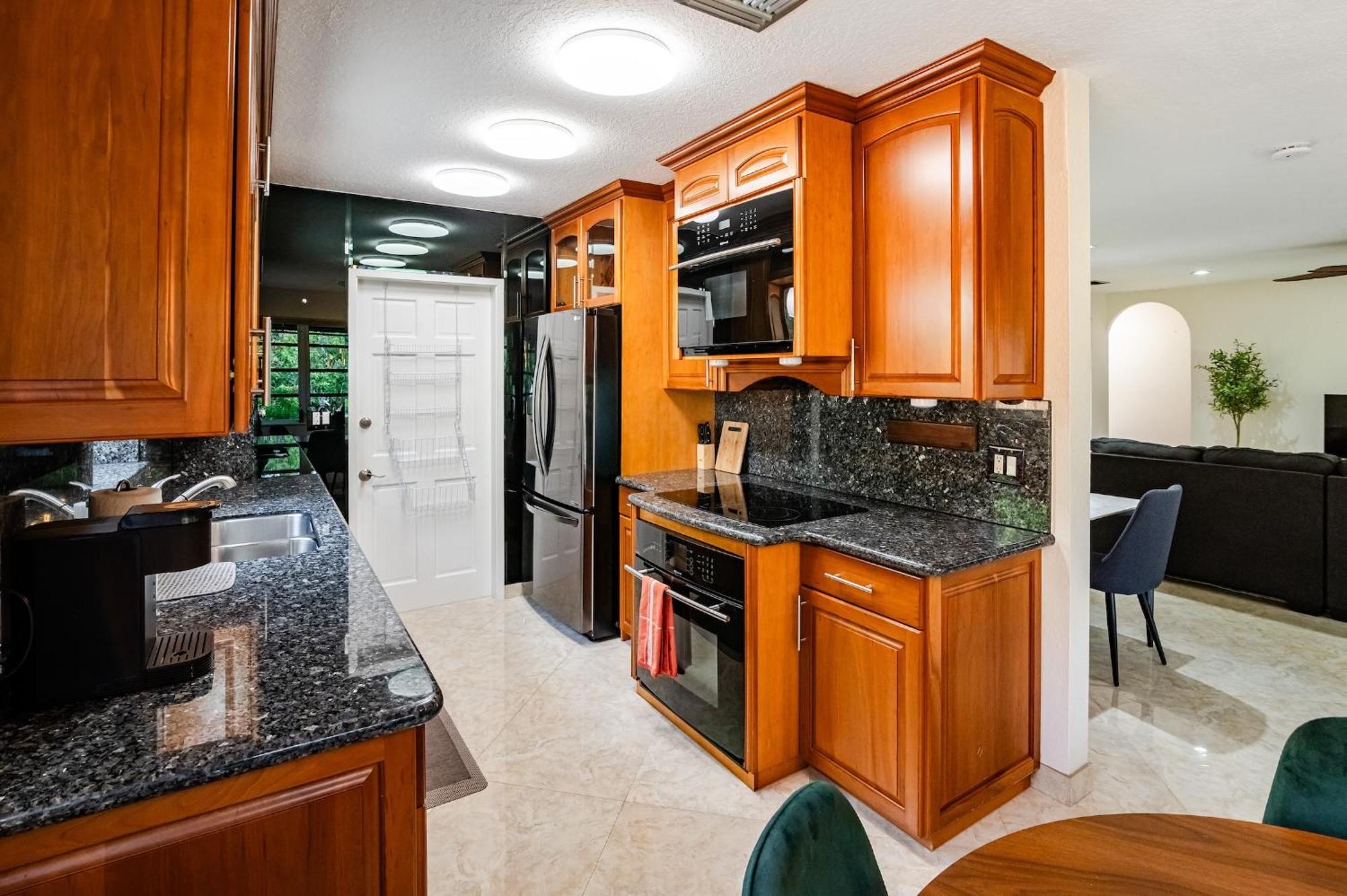 Charming 2br Waterfront House *