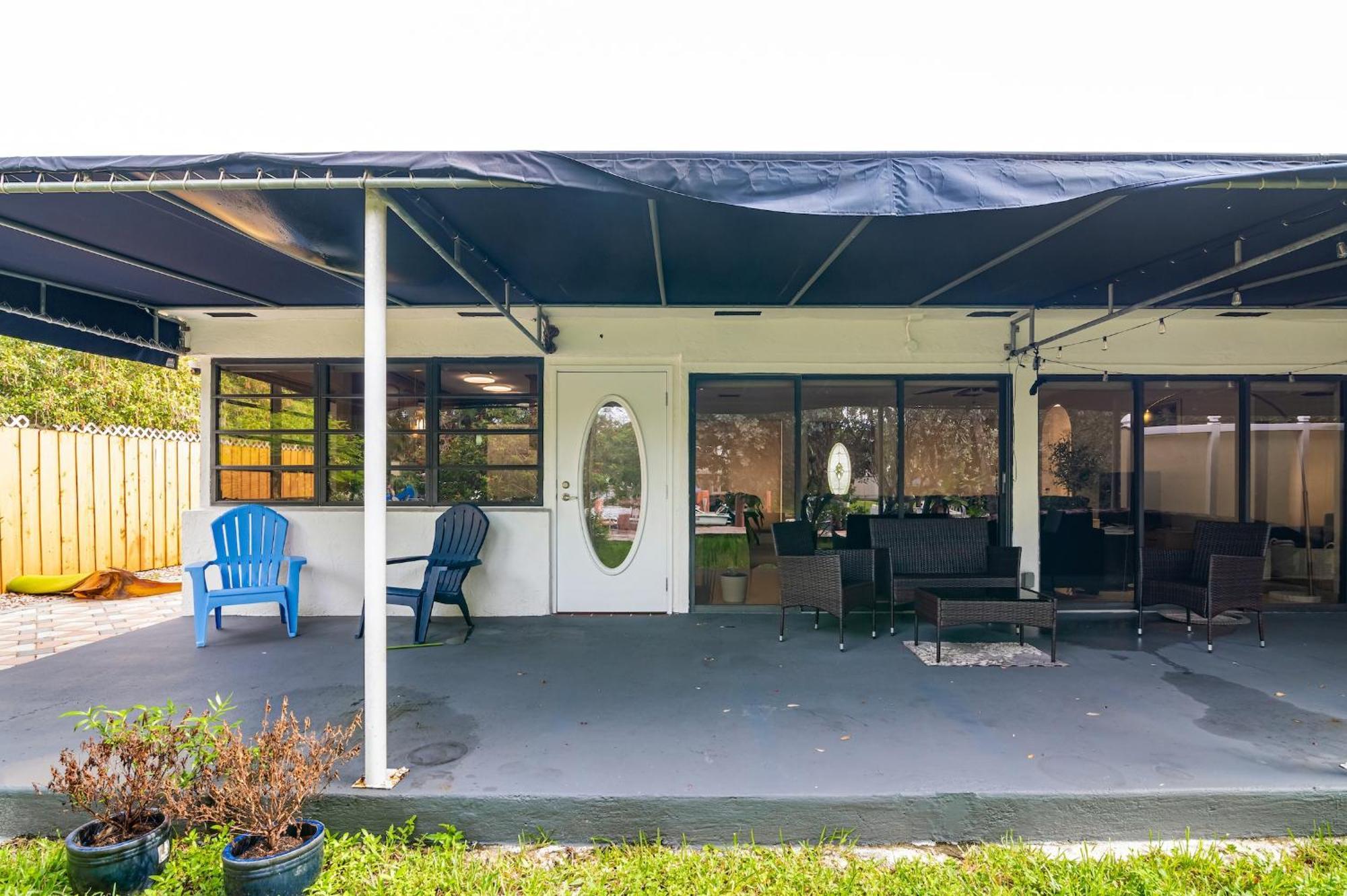 Charming 2br Waterfront House Holiday home *