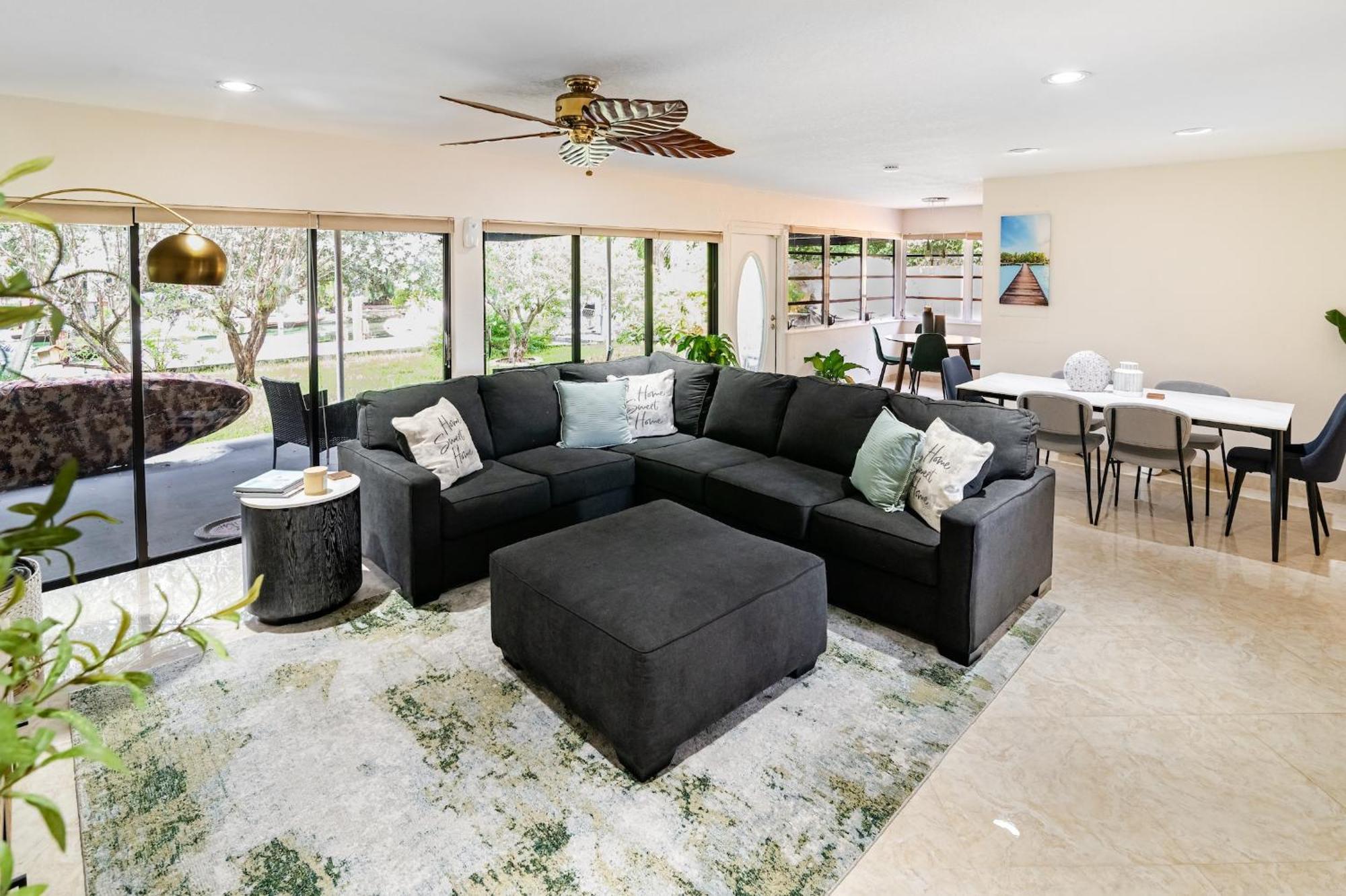 Charming 2br Waterfront House Holiday home