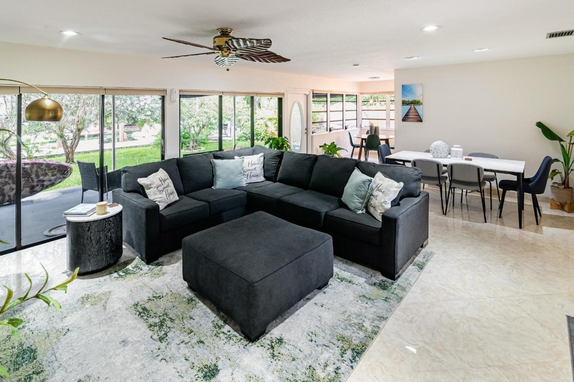 Charming 2br Waterfront House