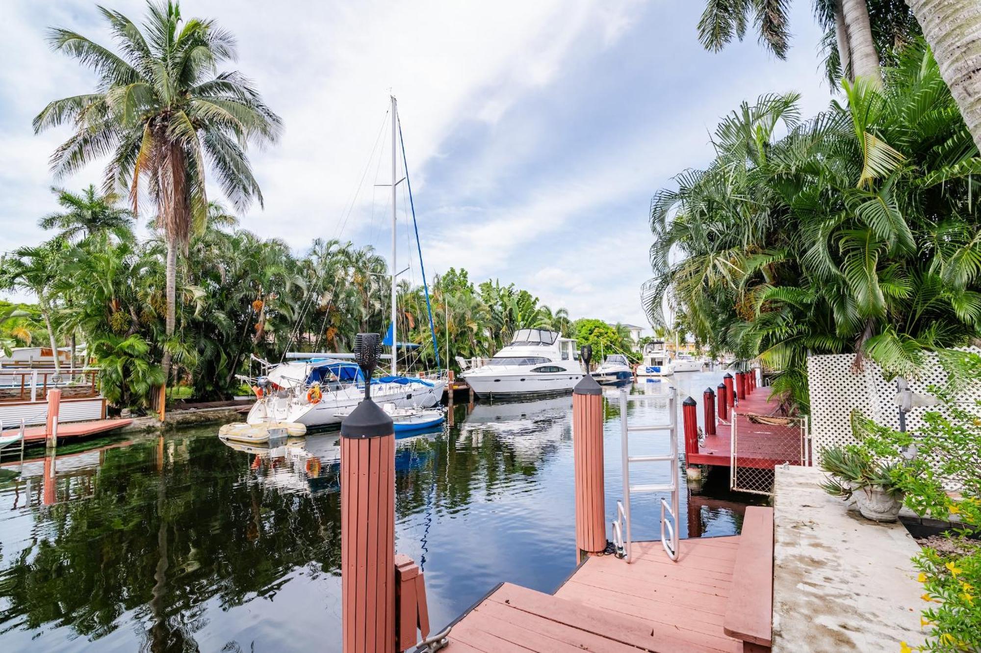Charming 2br Waterfront House *
