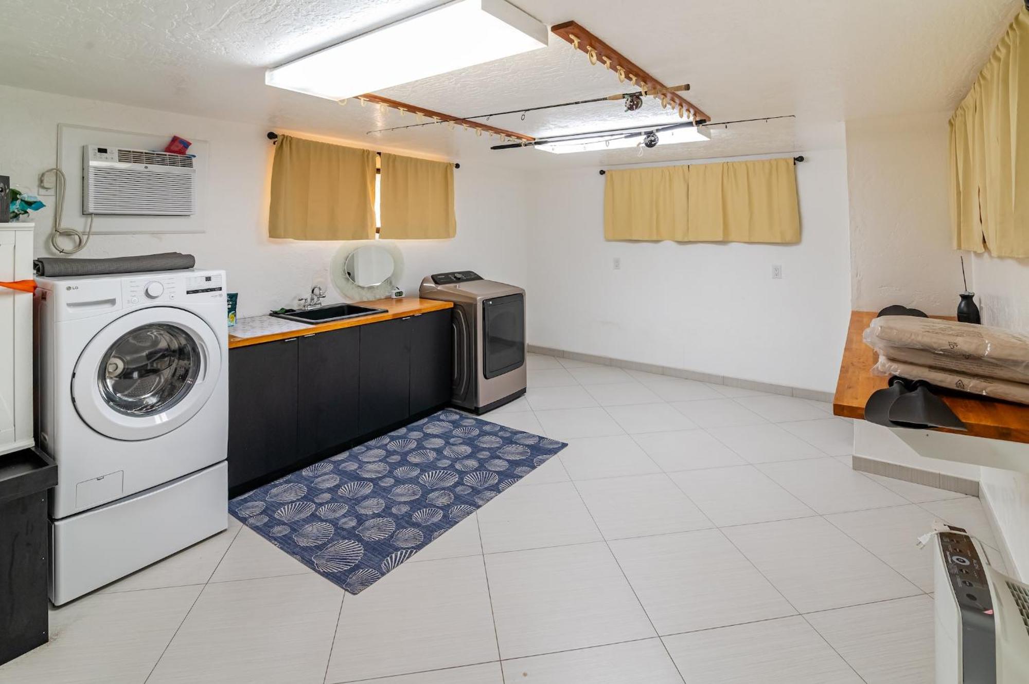 Charming 2br Waterfront House *