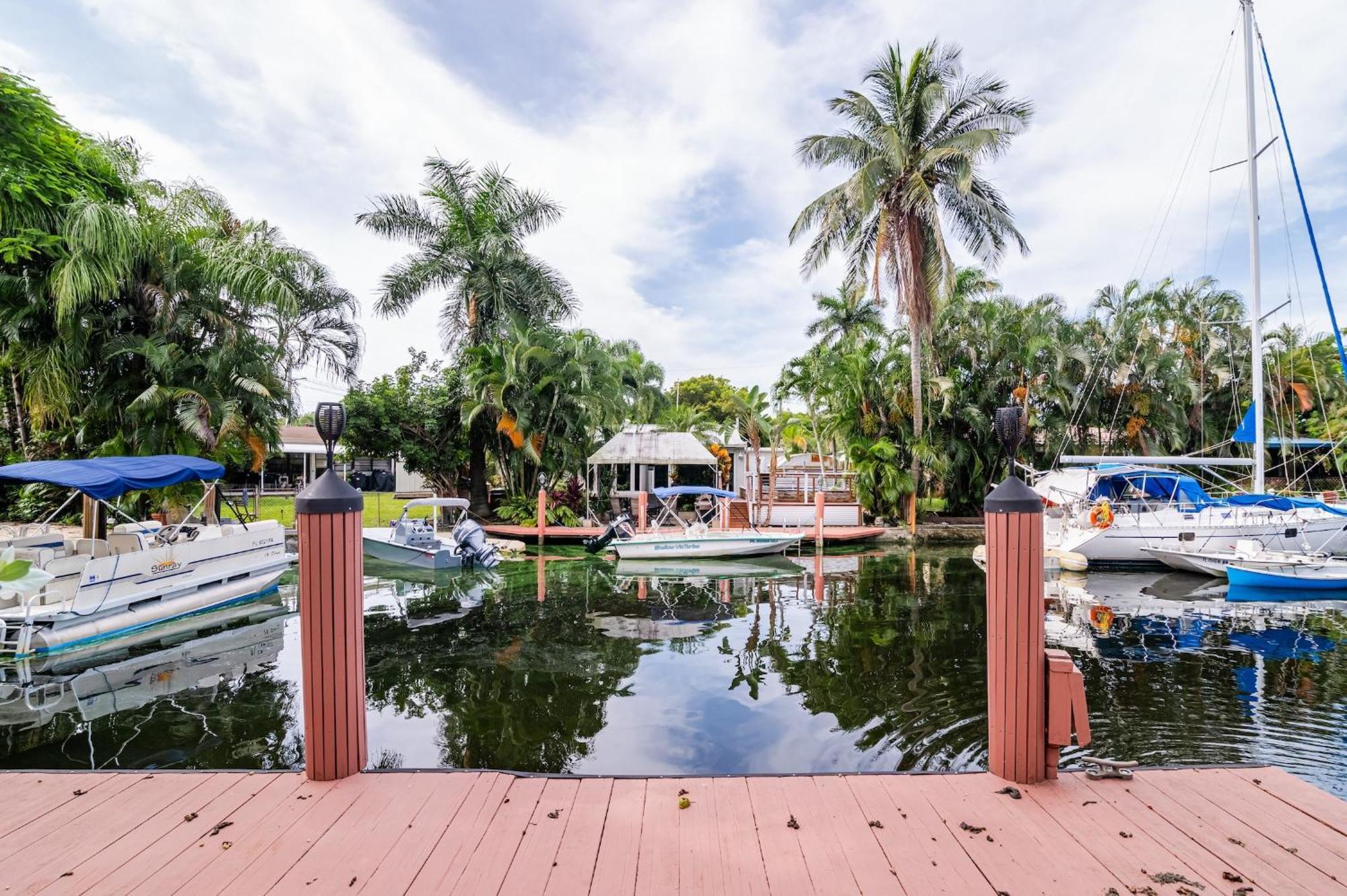 Charming 2br Waterfront House *