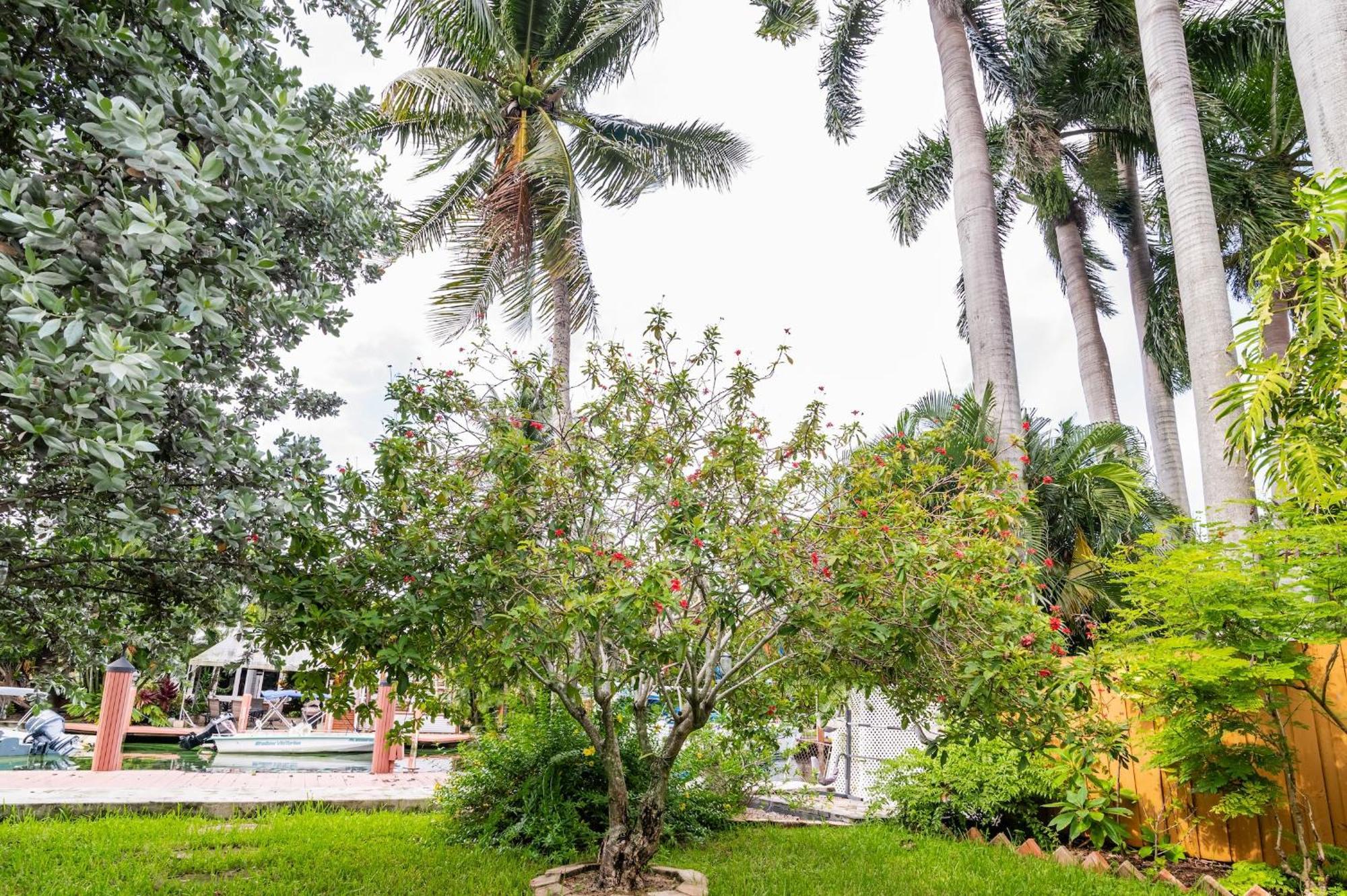 Charming 2br Waterfront House