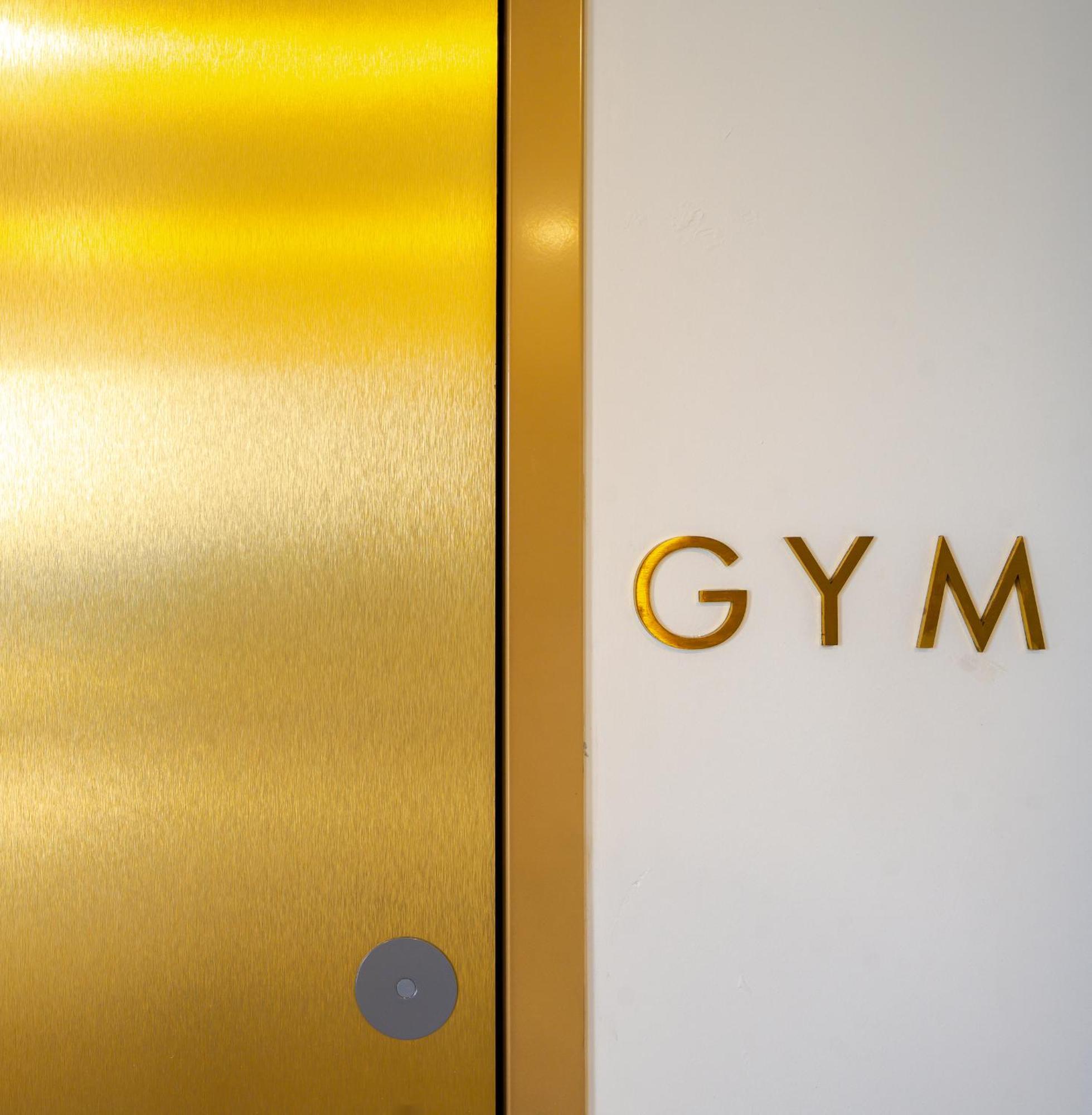 Ultra Luxe In Prime Location Apartment