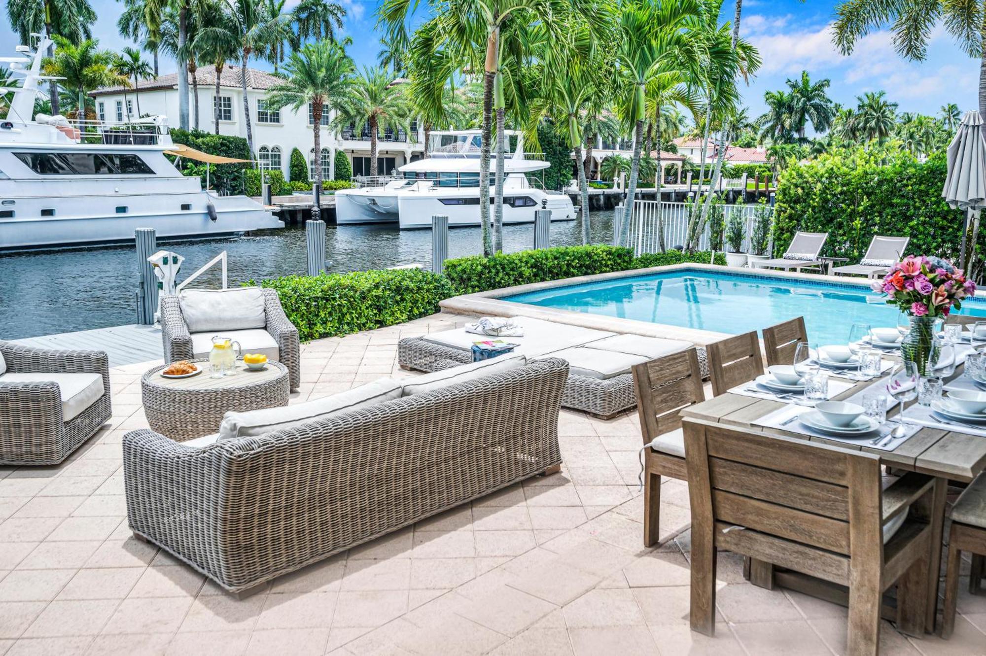 Villa Mediterranean Venice Of America Riverside View Access Fiesta Key Vlllas *