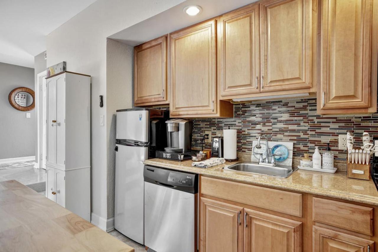Trendy 1br 2ba Heated Pool Short Walk To The Holiday home *