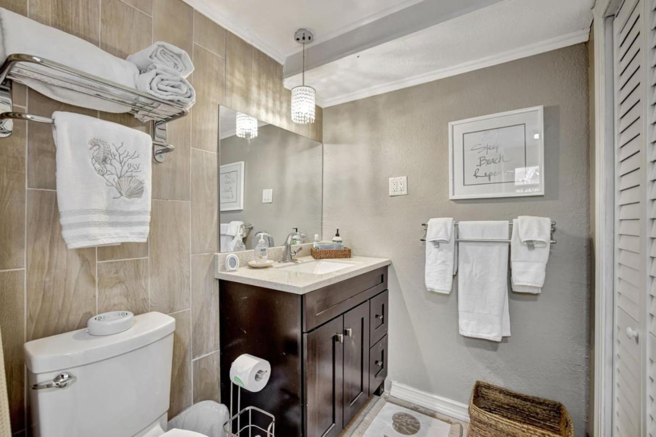 Trendy 1br 2ba Heated Pool Short Walk To The Holiday home Fort Lauderdale