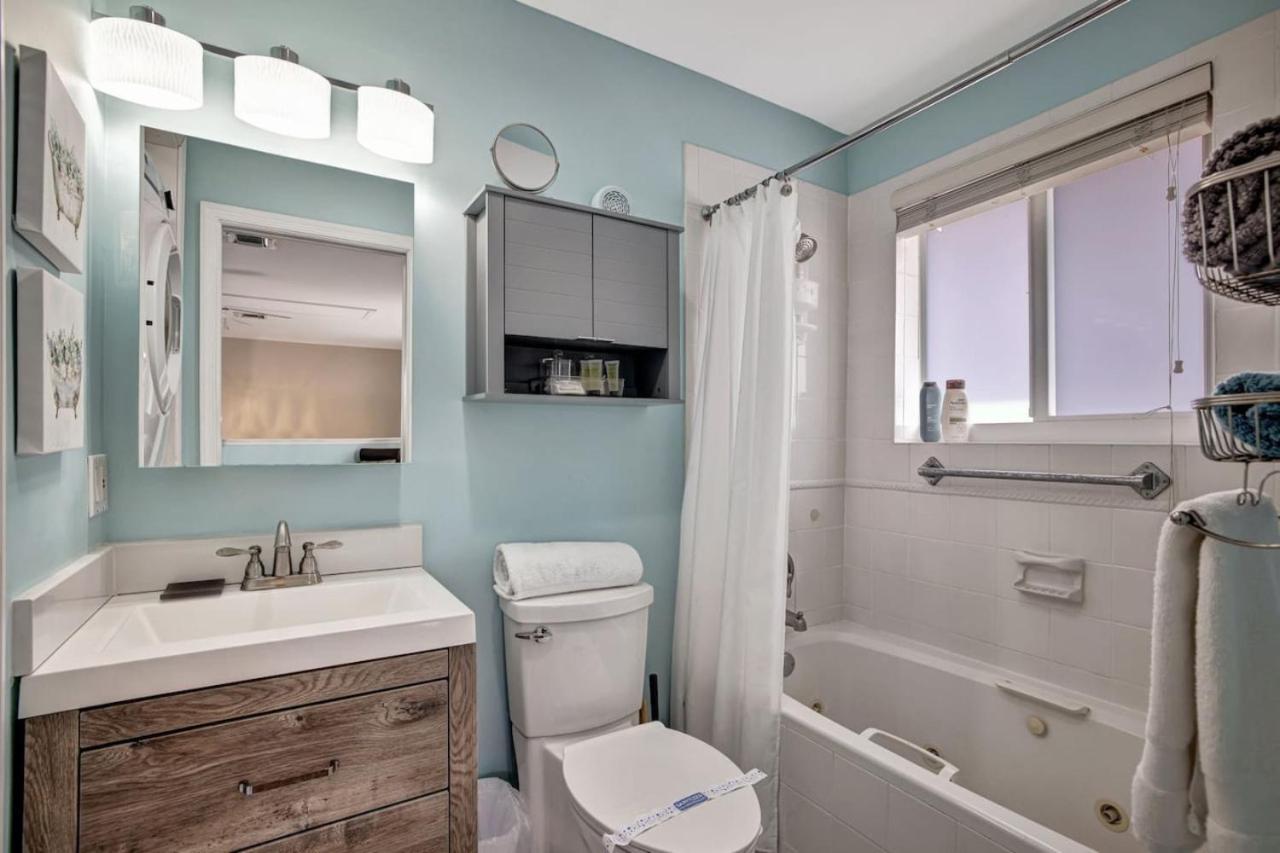 Holiday home Trendy 1br 2ba Heated Pool Short Walk To The *