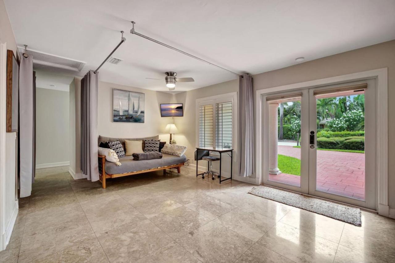 Stylish 2br 3ba With Heated Pool Walkable Fort Lauderdale