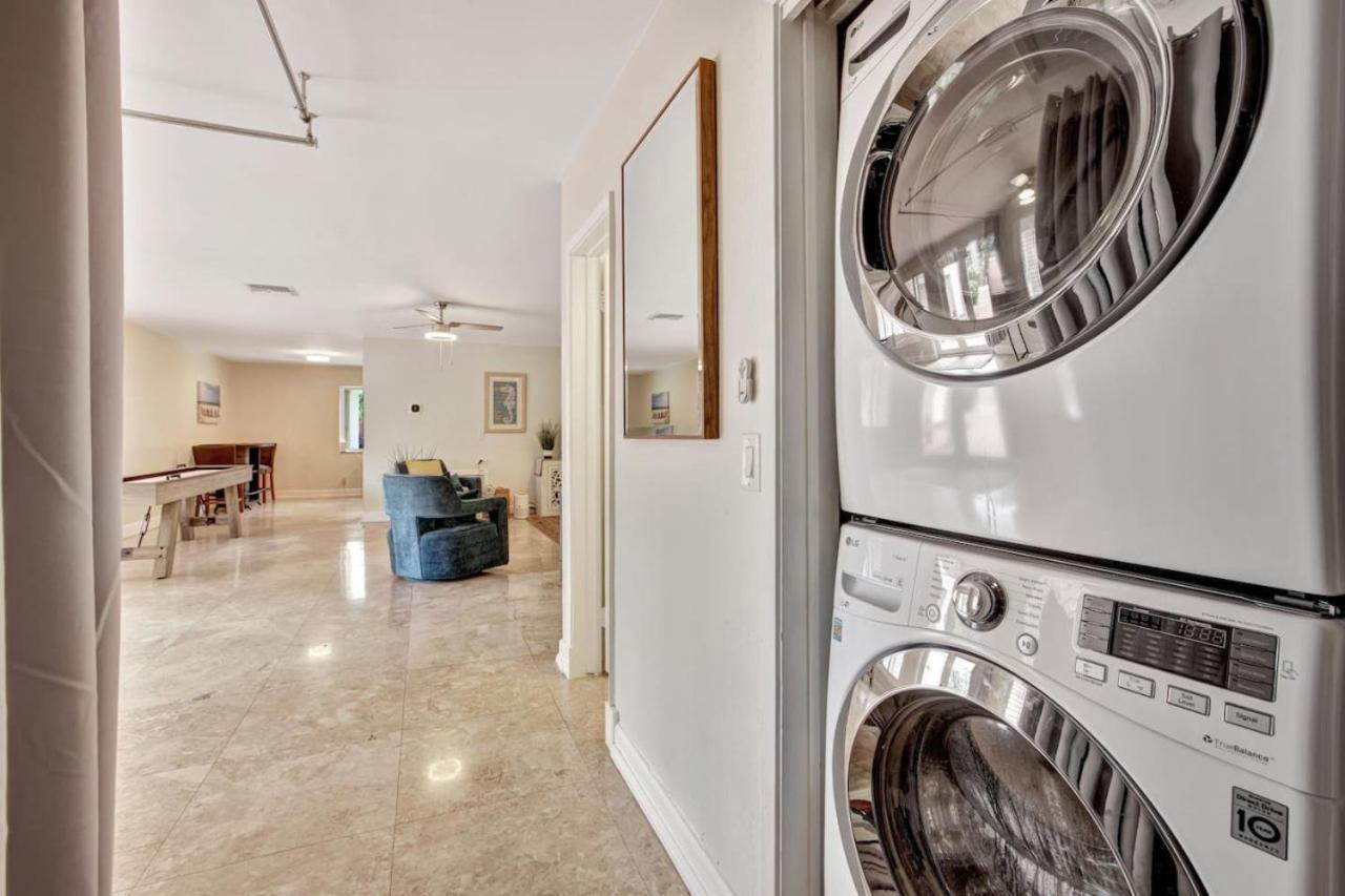 Stylish 2br 3ba With Heated Pool Walkable *
