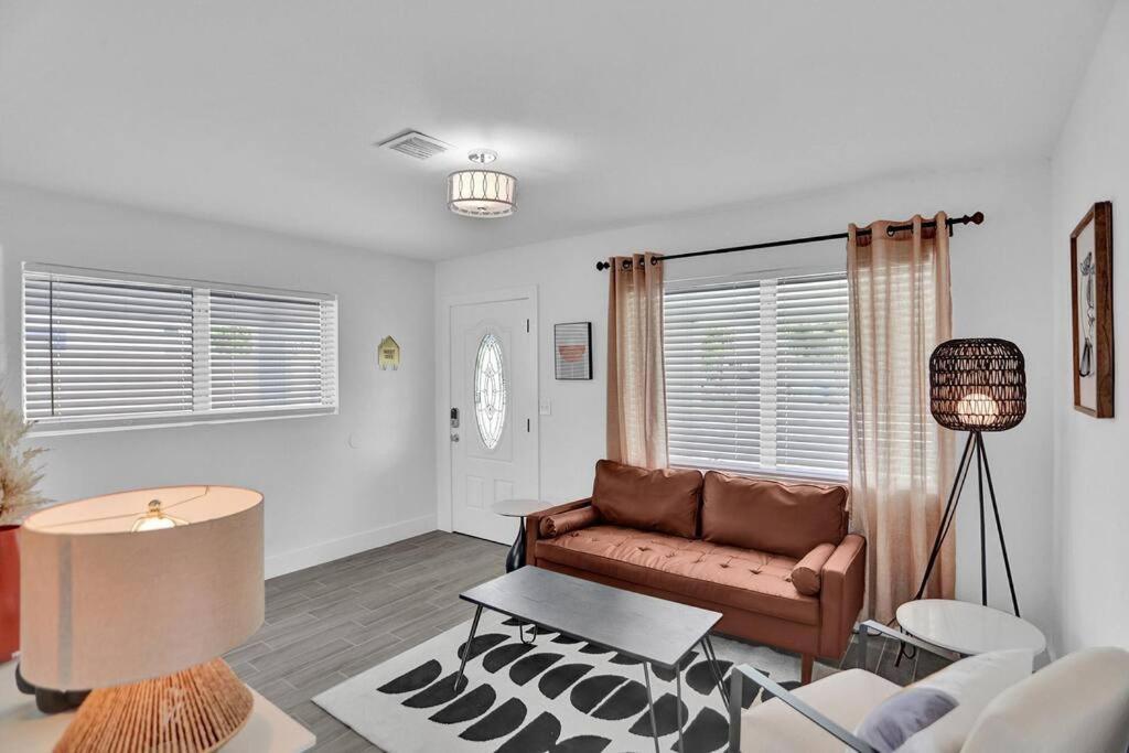 Spacious Lauderdale 10mins Airport & Near Miami Holiday home