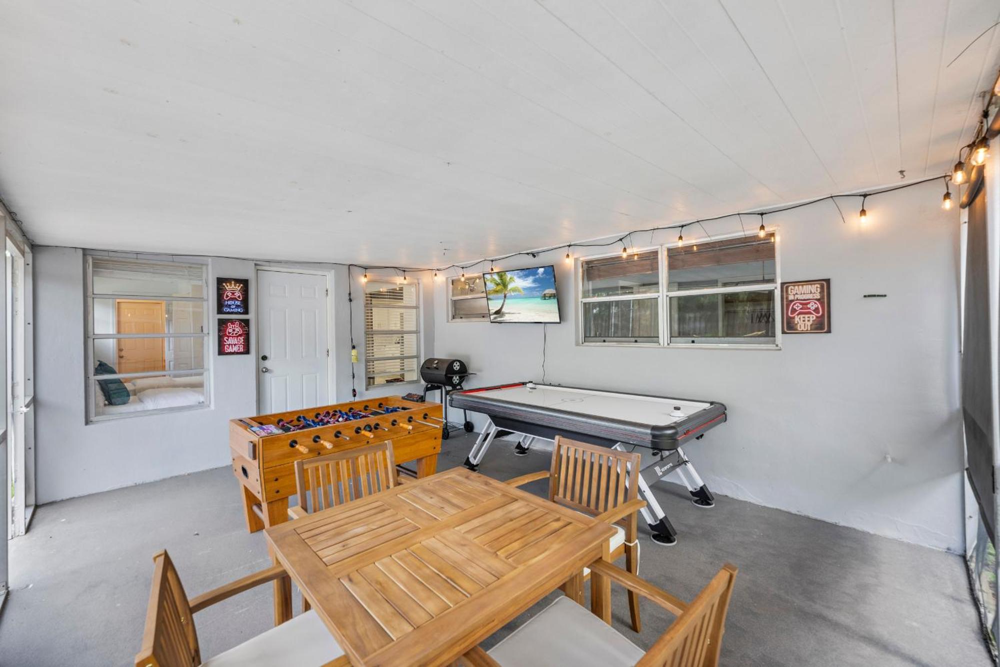Holiday home 3br Mini Oasis - Pool, Game Lounge And Near Beaches Fort Lauderdale