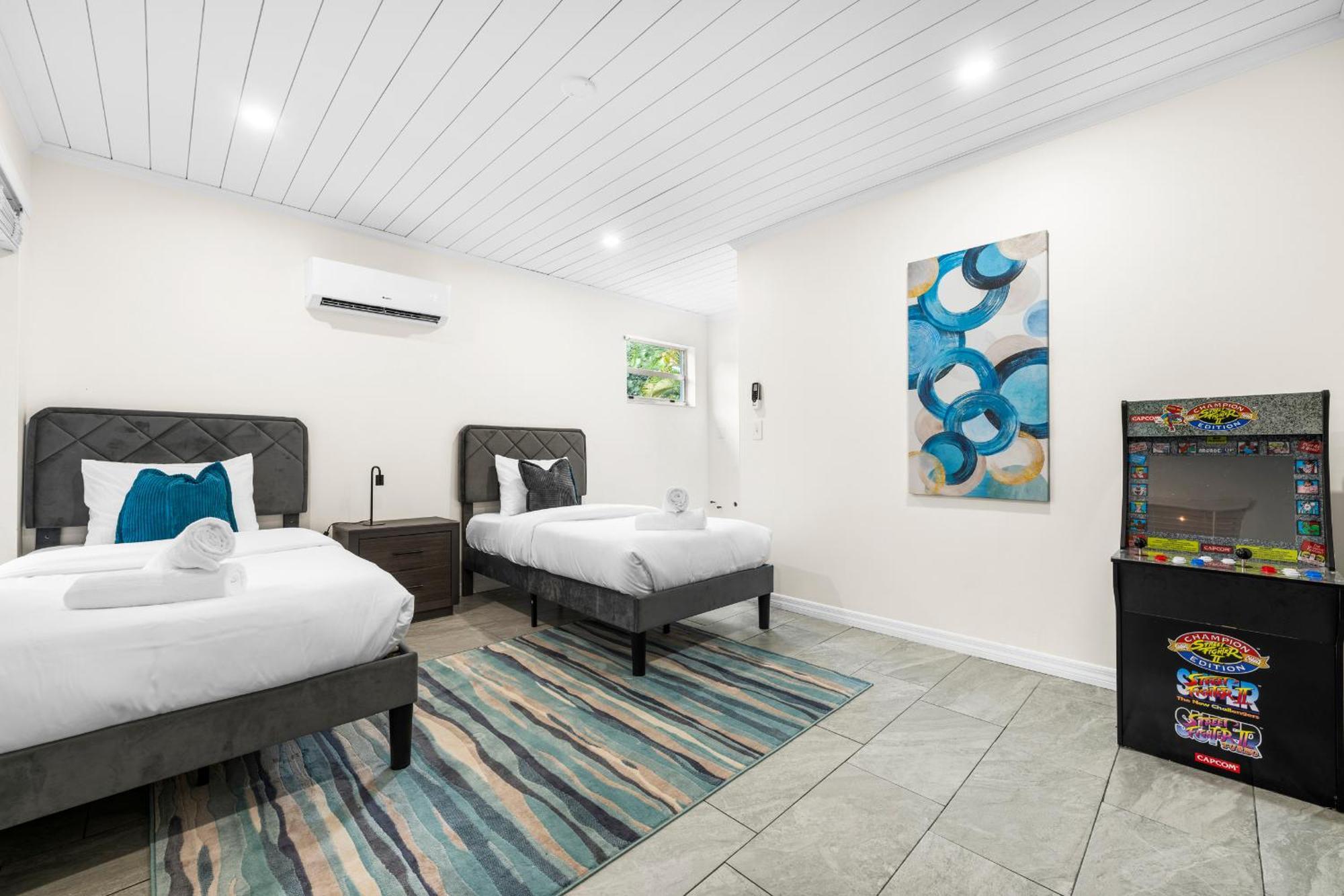Holiday home 3br Mini Oasis - Pool, Game Lounge And Near Beaches