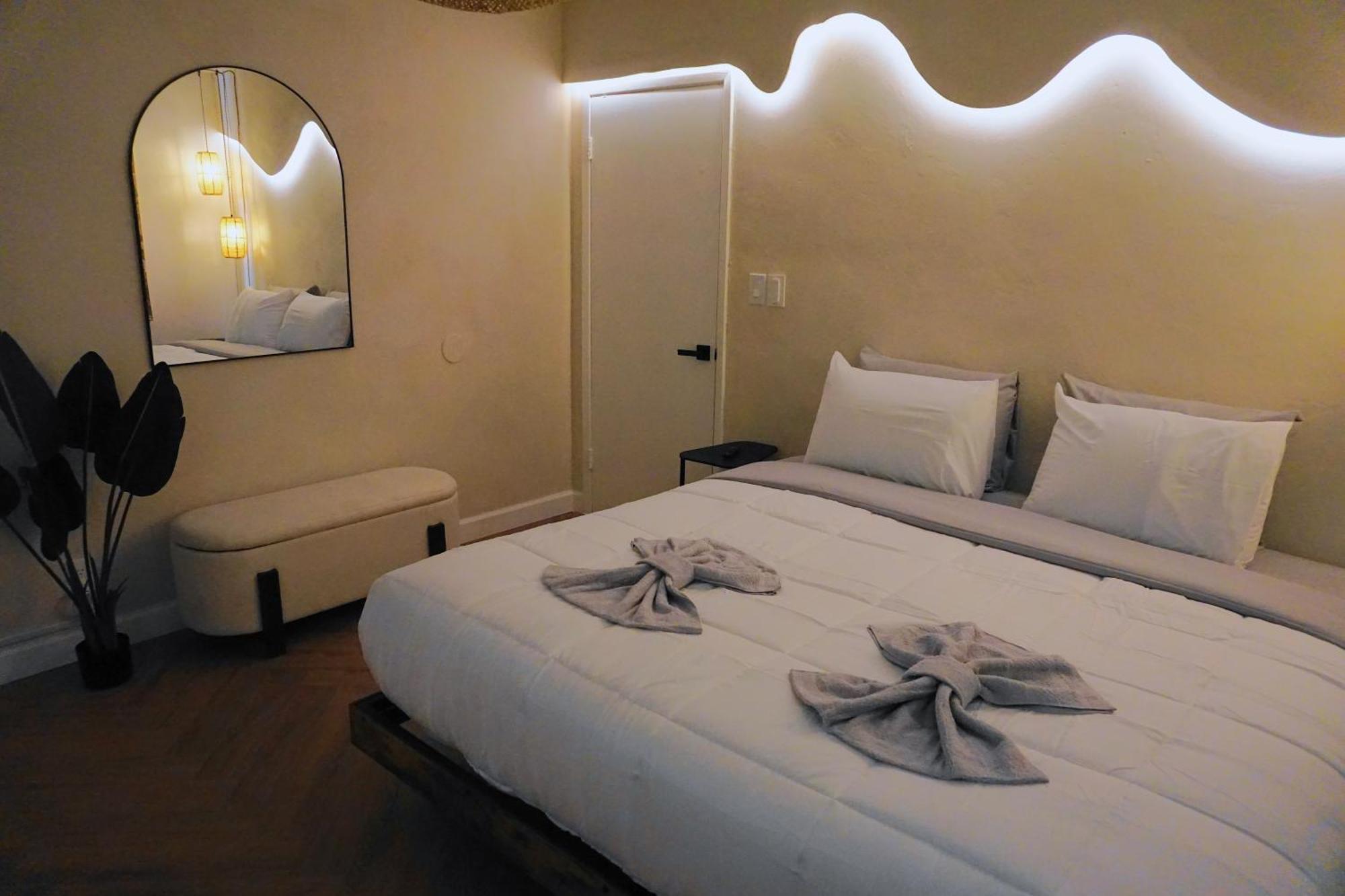 Modern Oasis, King Bed Pet Friendly 10m To