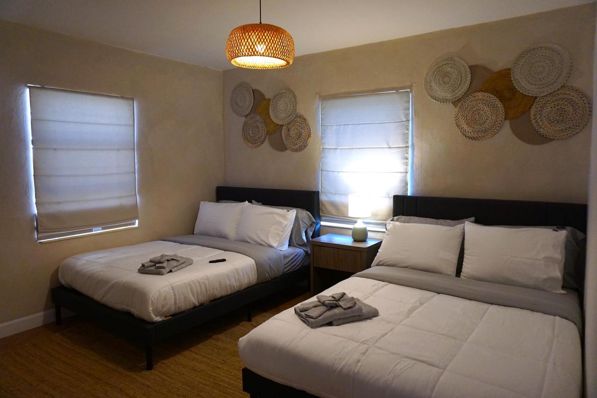 Modern Oasis, King Bed Pet Friendly 10m To