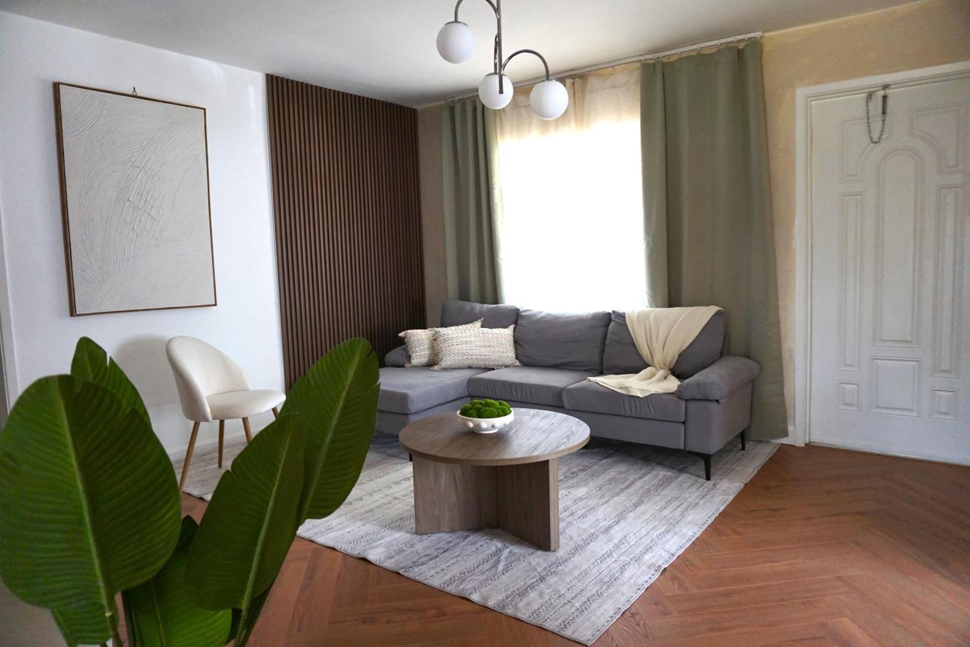 Holiday home Modern Oasis, King Bed Pet Friendly 10m To