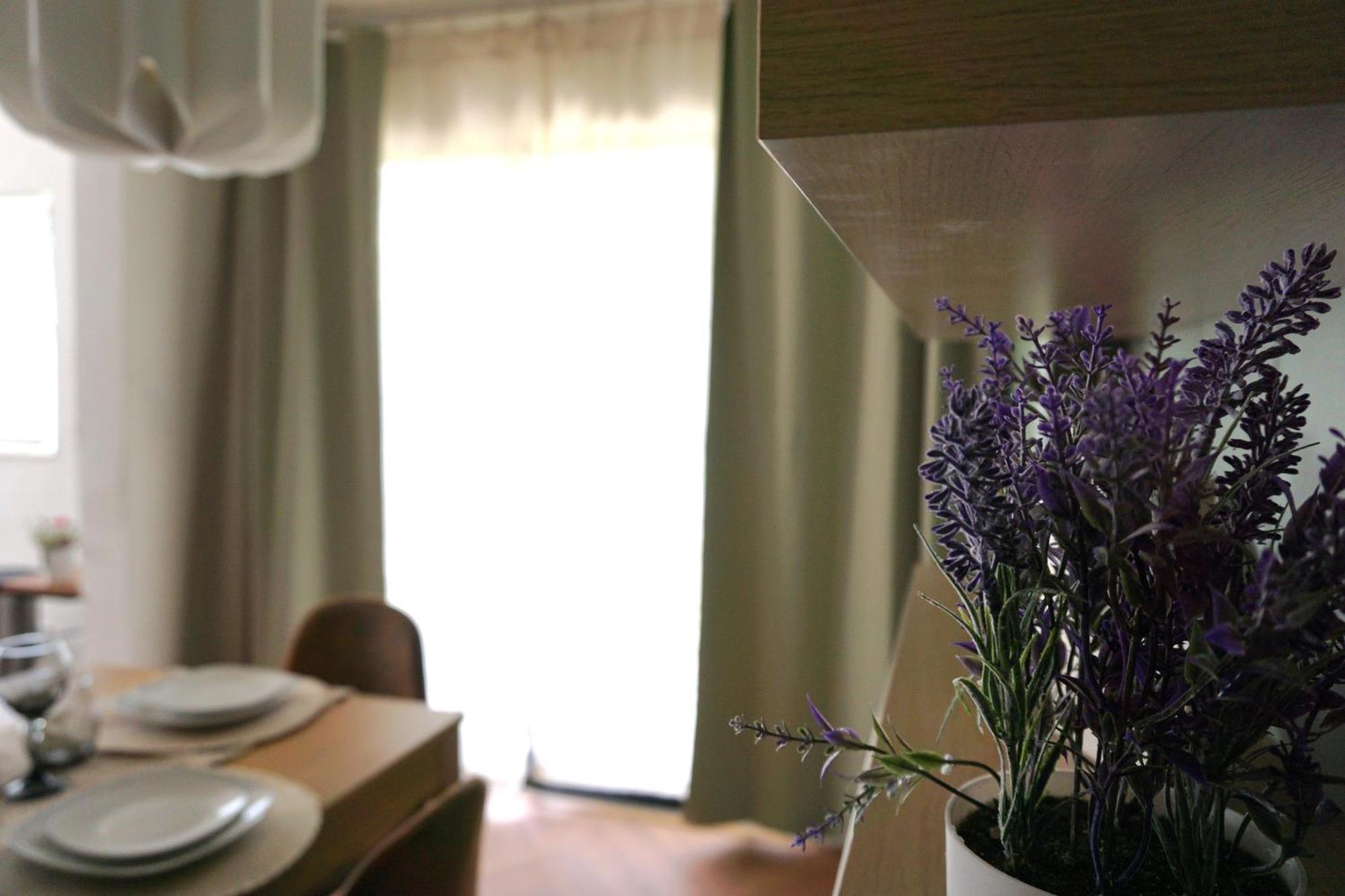 Modern Oasis, King Bed Pet Friendly 10m To Holiday home *