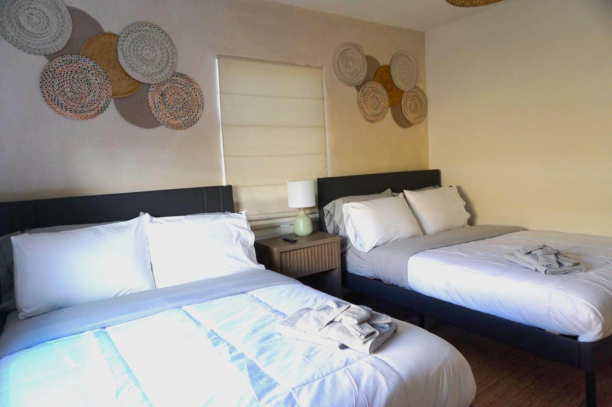Holiday home Modern Oasis, King Bed Pet Friendly 10m To