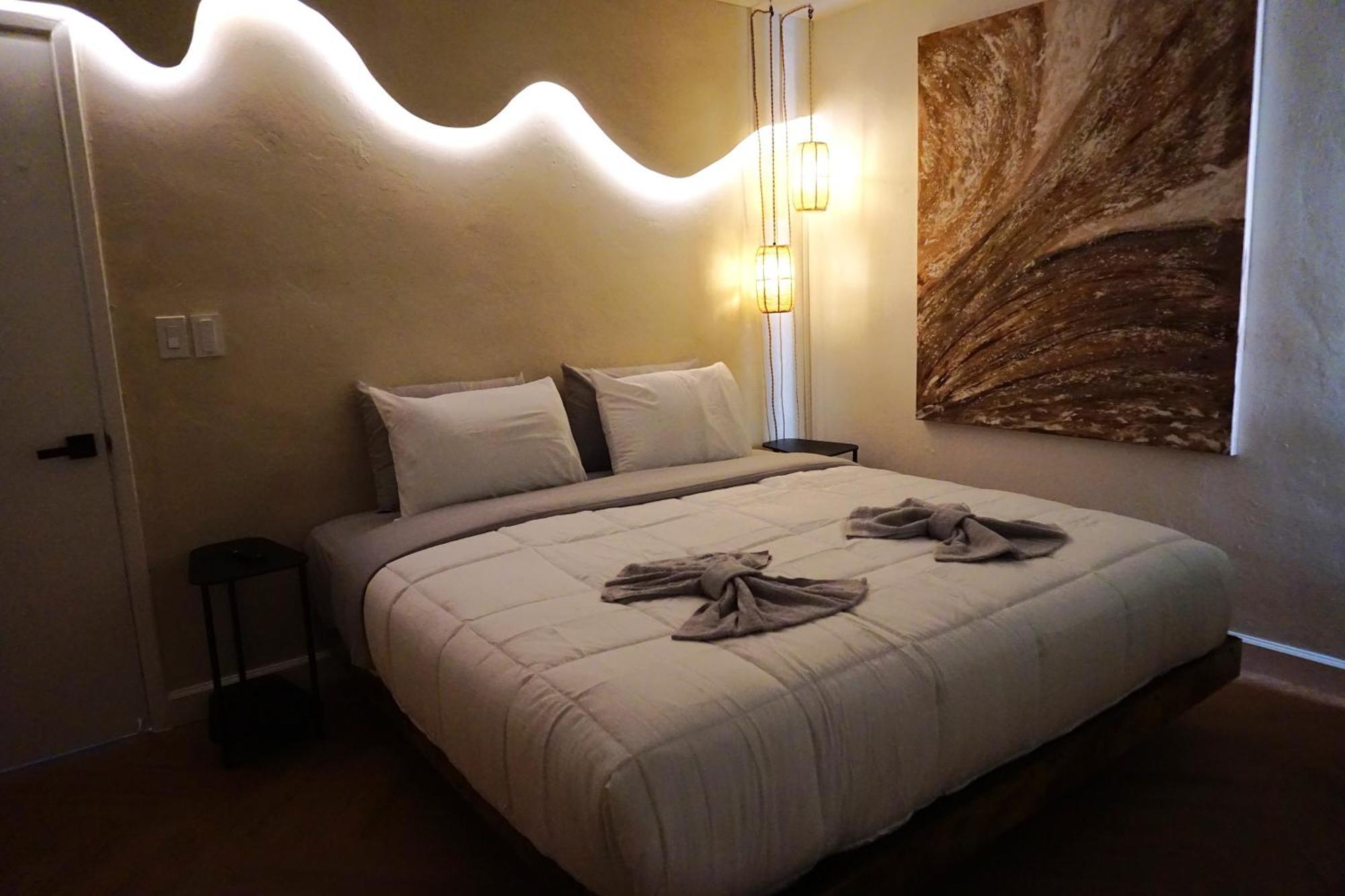 Modern Oasis, King Bed Pet Friendly 10m To Holiday home *
