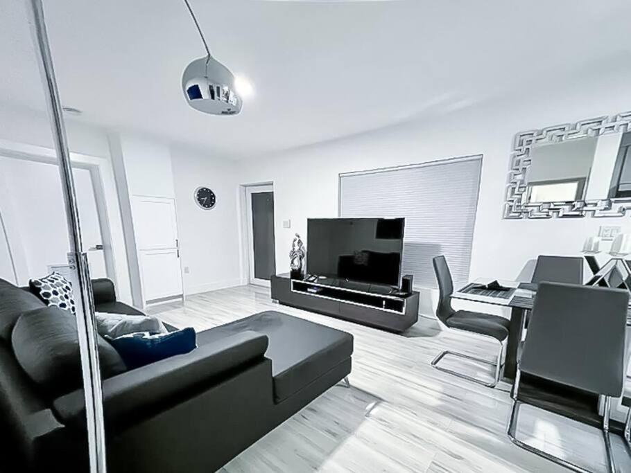 Modern Lux 3br 2ba With Heated Pool