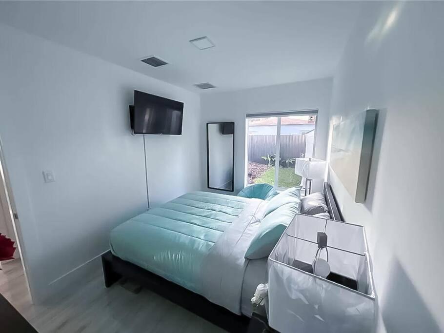 Modern Lux 3br 2ba With Heated Pool Holiday home