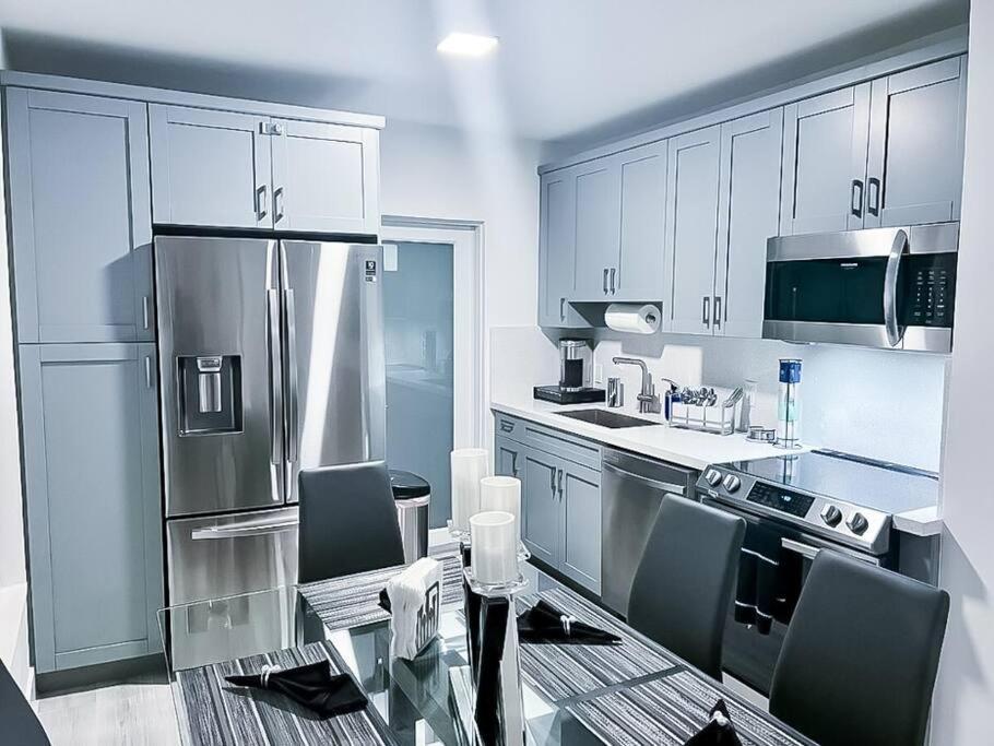 Holiday home Modern Lux 3br 2ba With Heated Pool